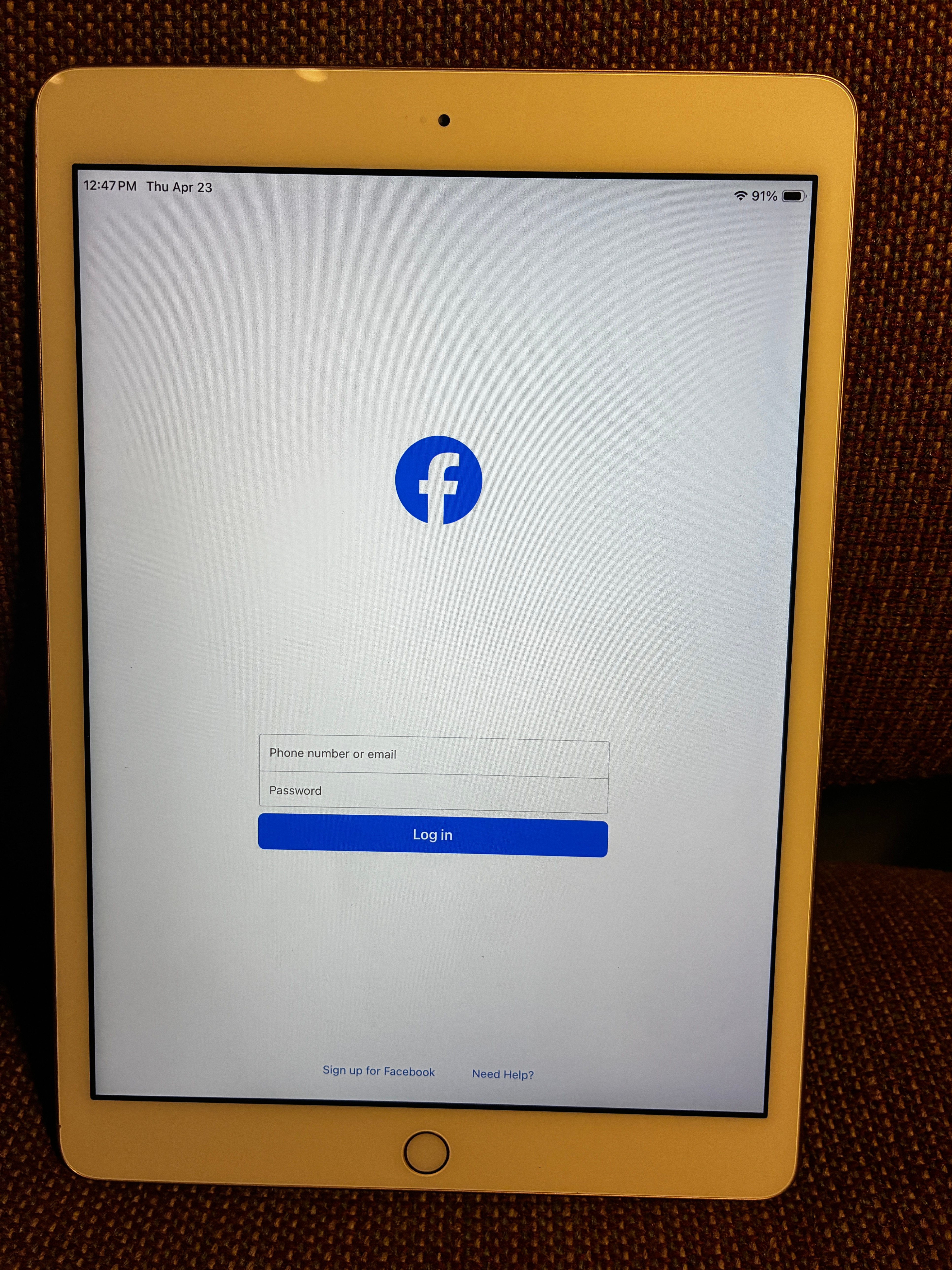Apple iPad 8th Gen PRISTINE AND CHEAP!! - photo 5