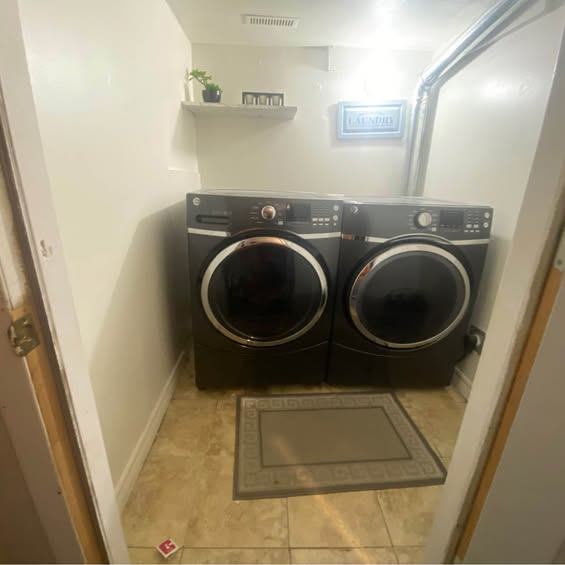 Step out to Square One. Shared / Private room Available - photo 3