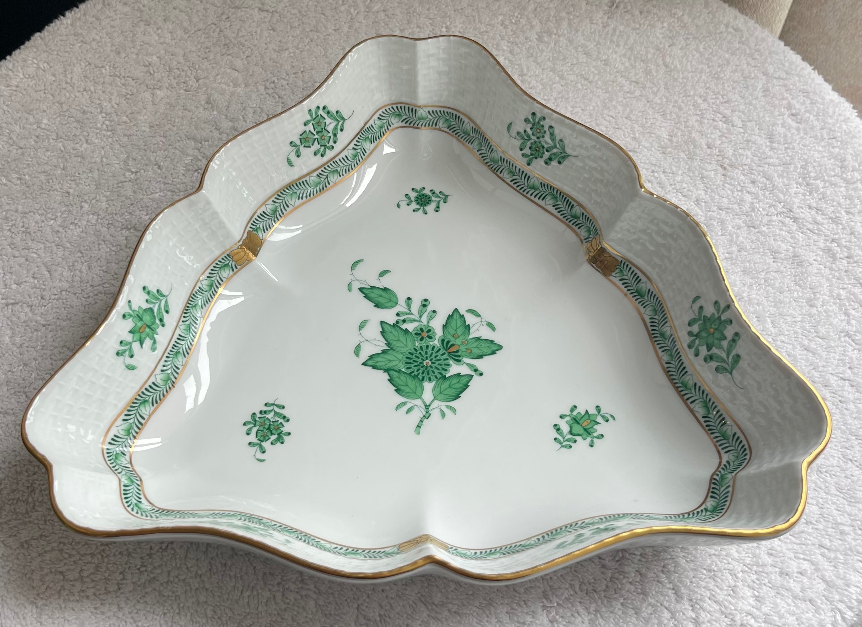 Herend Hungary 10" Triangular Serving Dish - photo 3