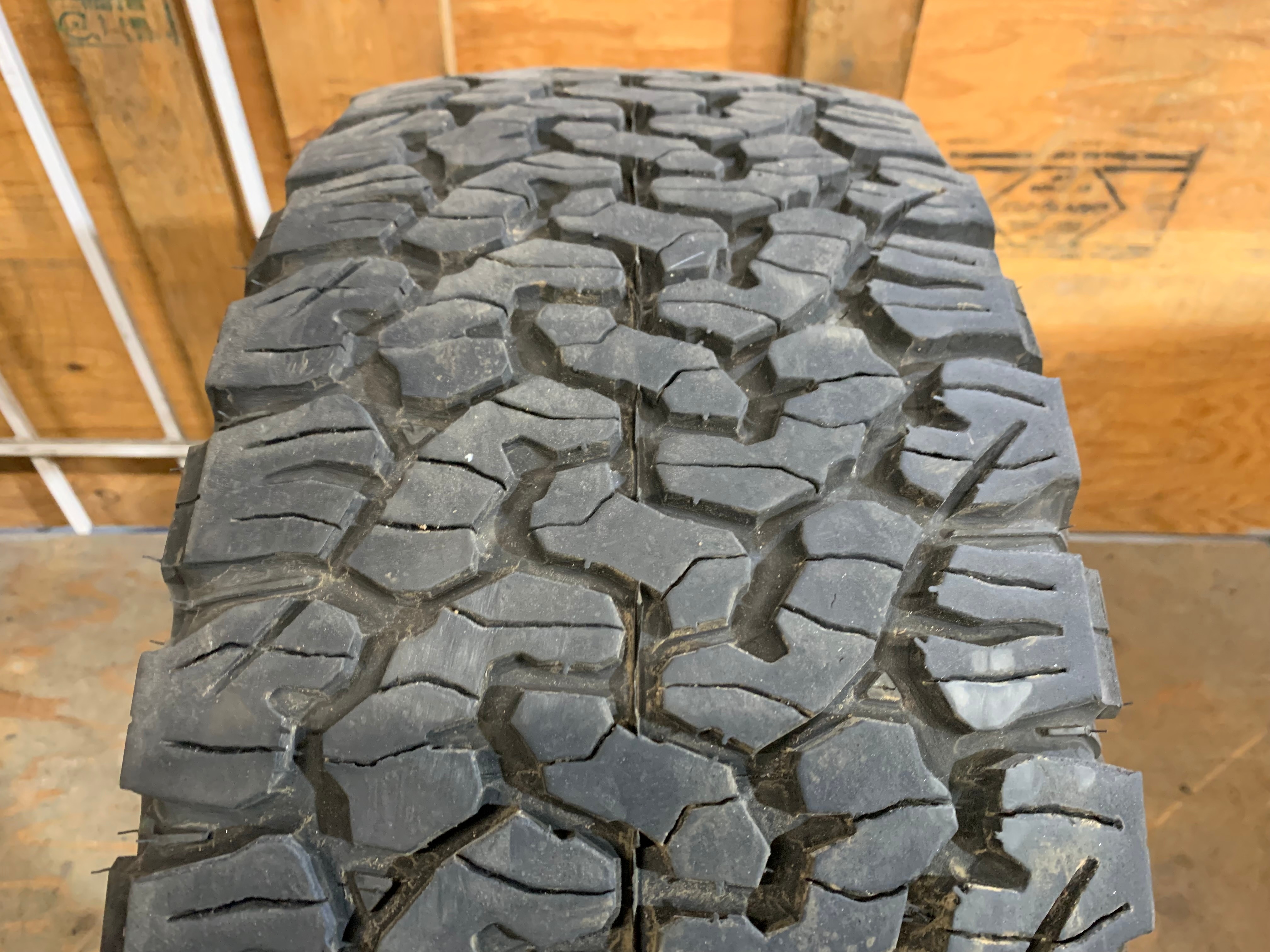 1 X single LT 265/60/18 10PR BFG All Terrain T/A KO2 with 70% - photo 3