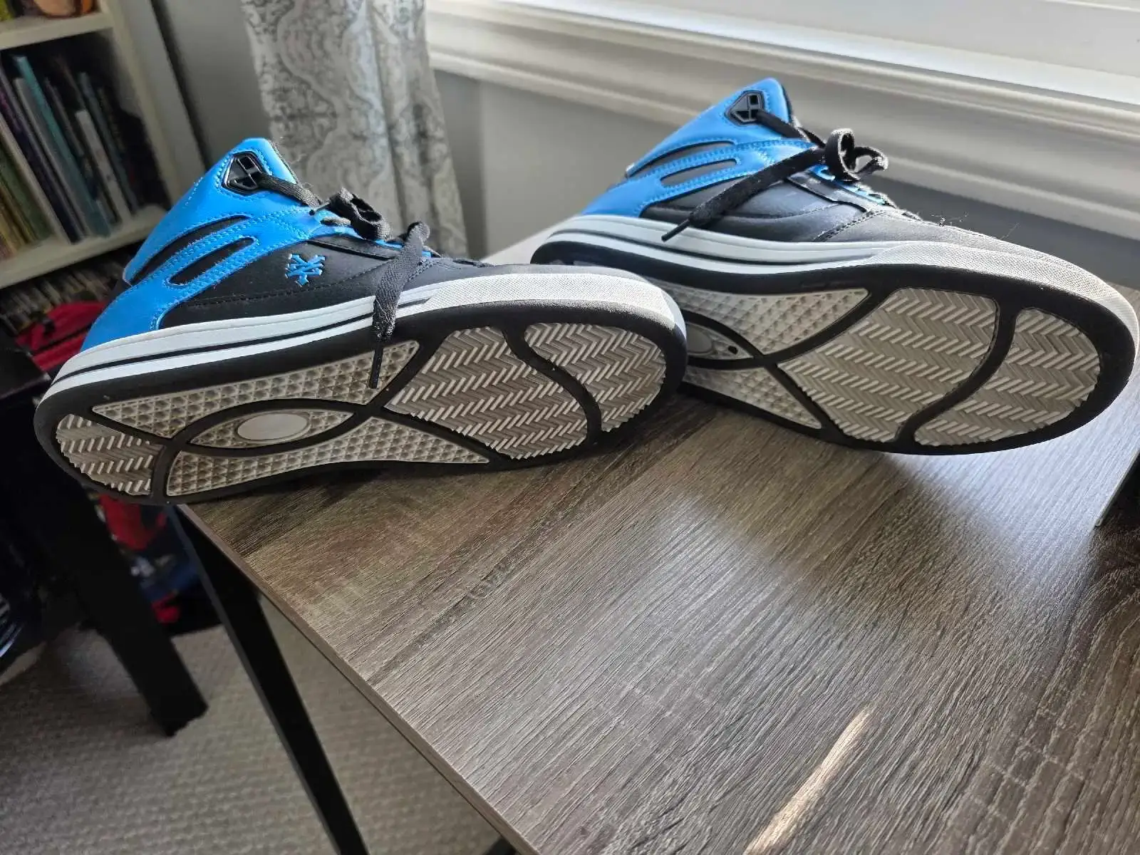 Zoo York Sneakers - size 6 - photo 3