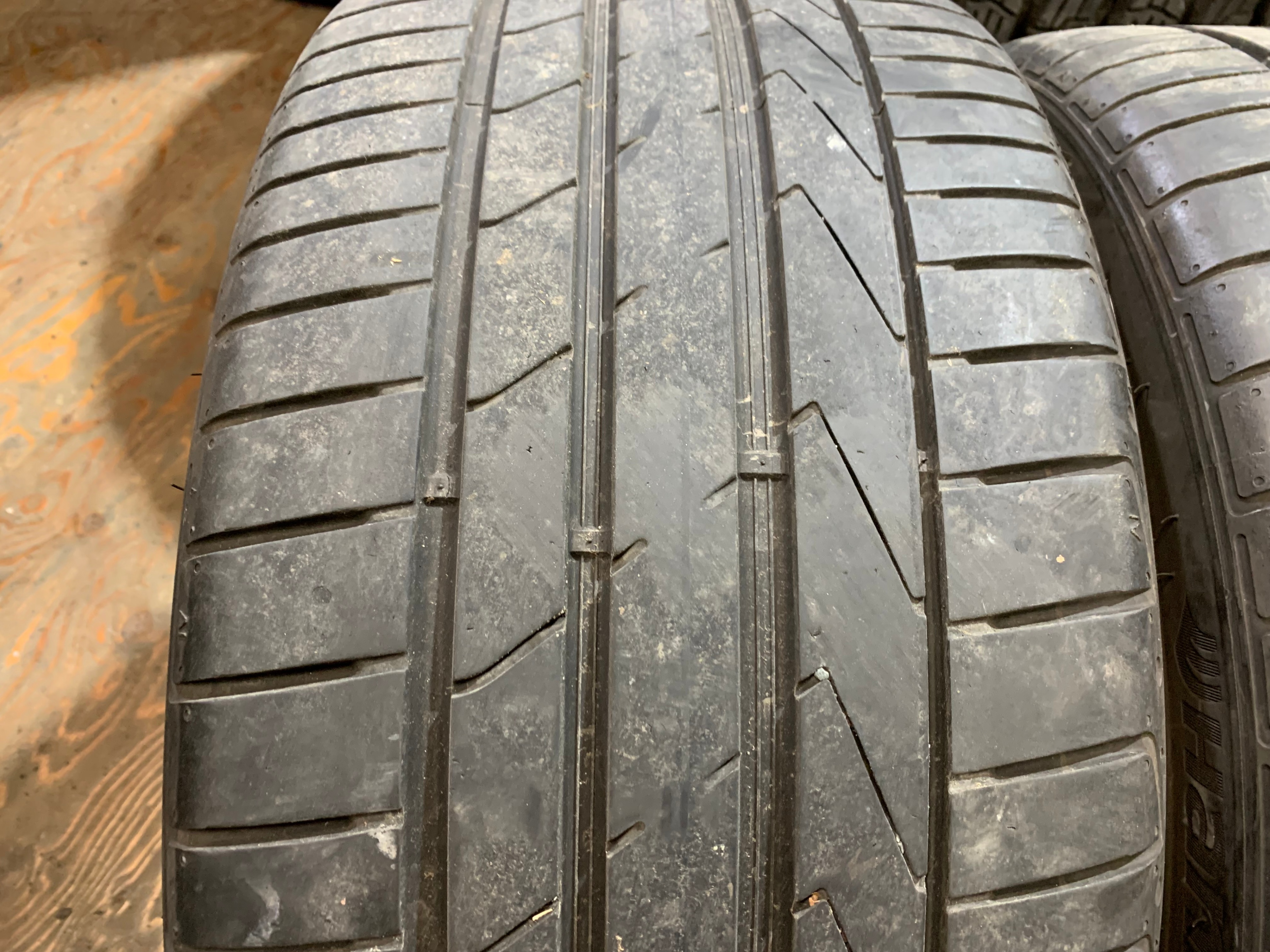 PAIR of 245/35/19 93Y Hankook Ventus S1 Evo 2 with 60% tread - photo 2