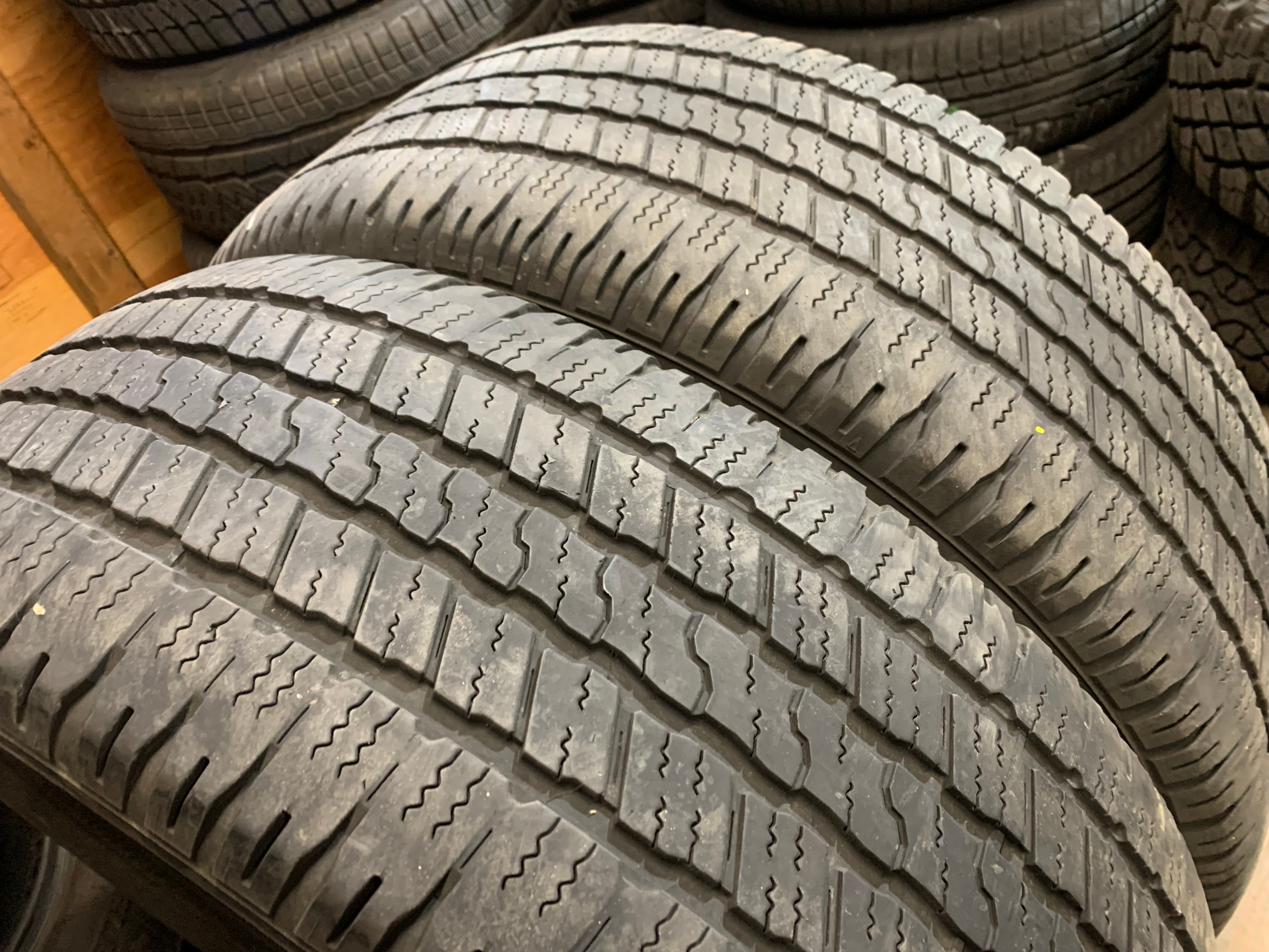 PAIR of 275/60/20 M+S Goodyear wrangler SR-A with 60% tread - photo 2