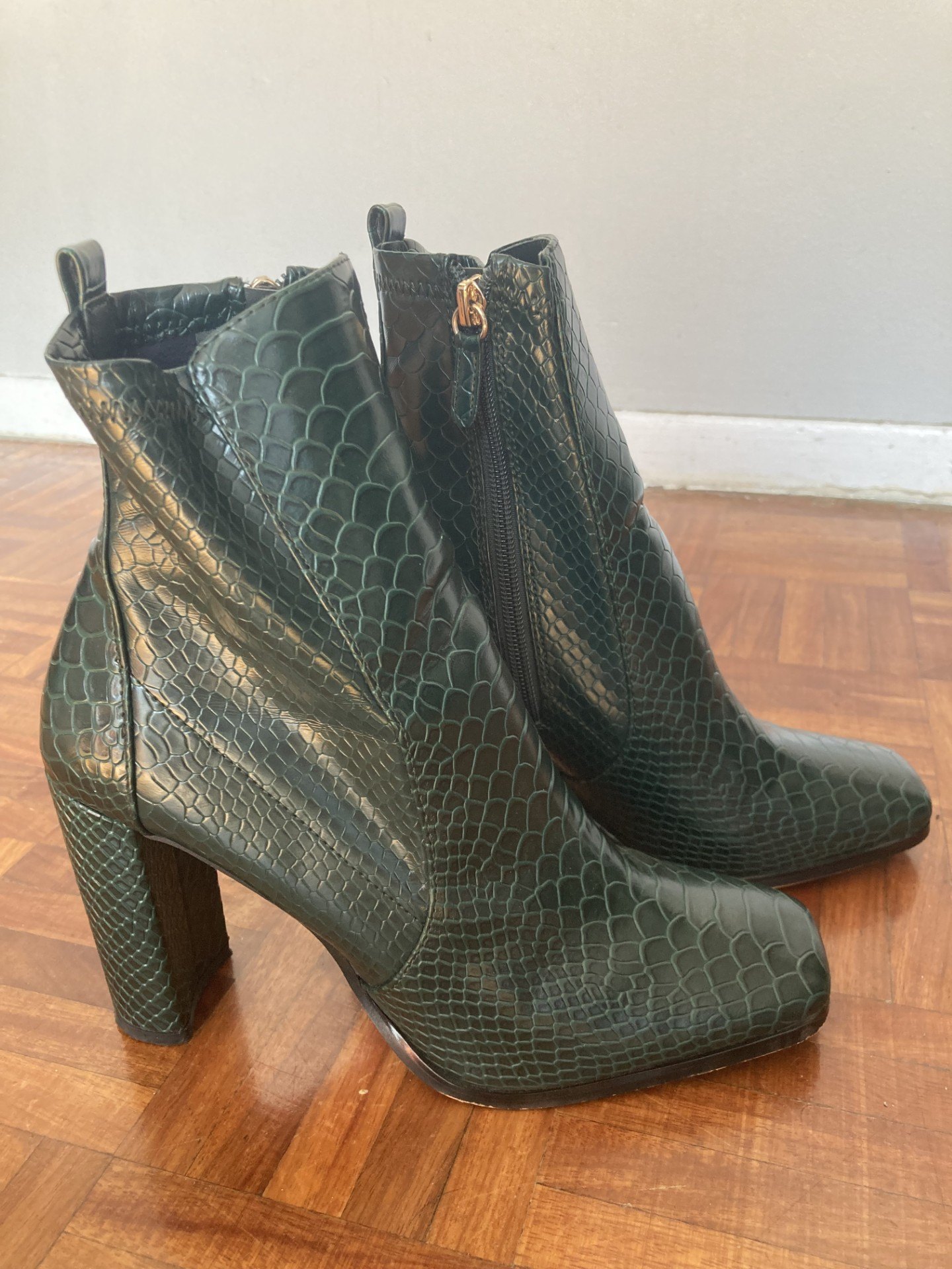 Aldo Aurla Green Snakeskin Faux Leather Booties (Women's size 9) - photo 2