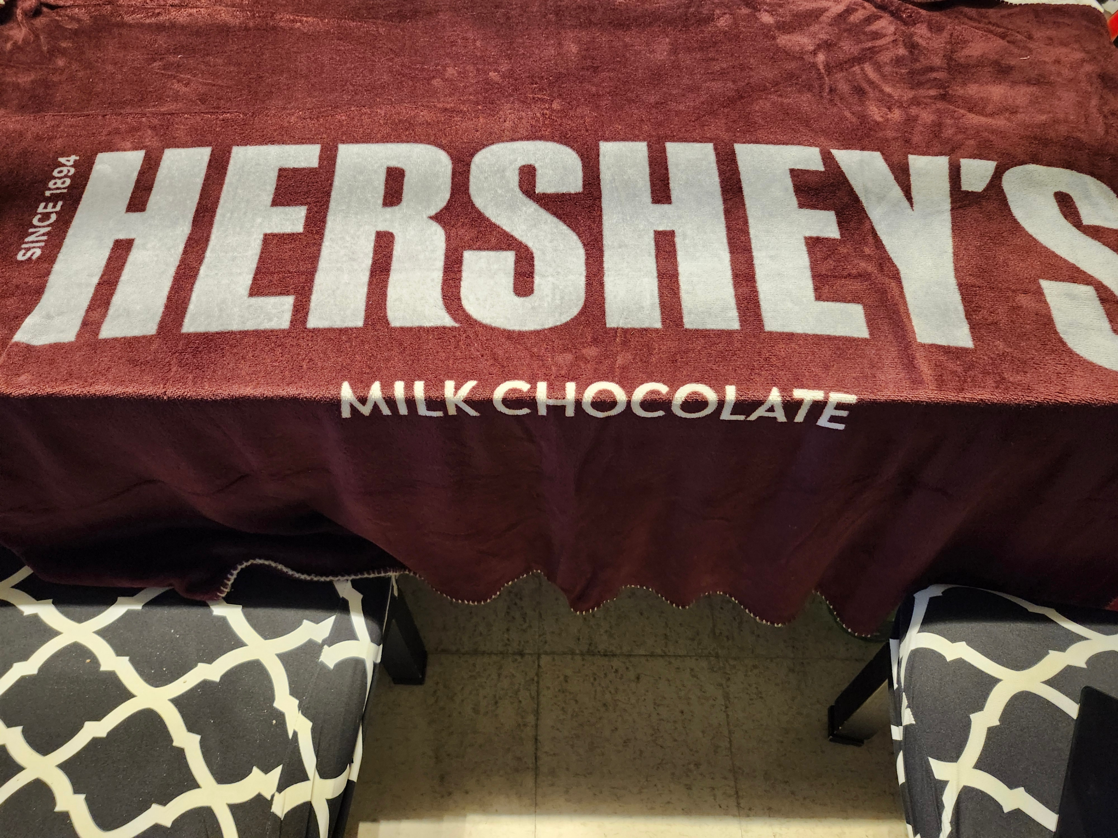 Blanket "Herseys Milk Chocolate".