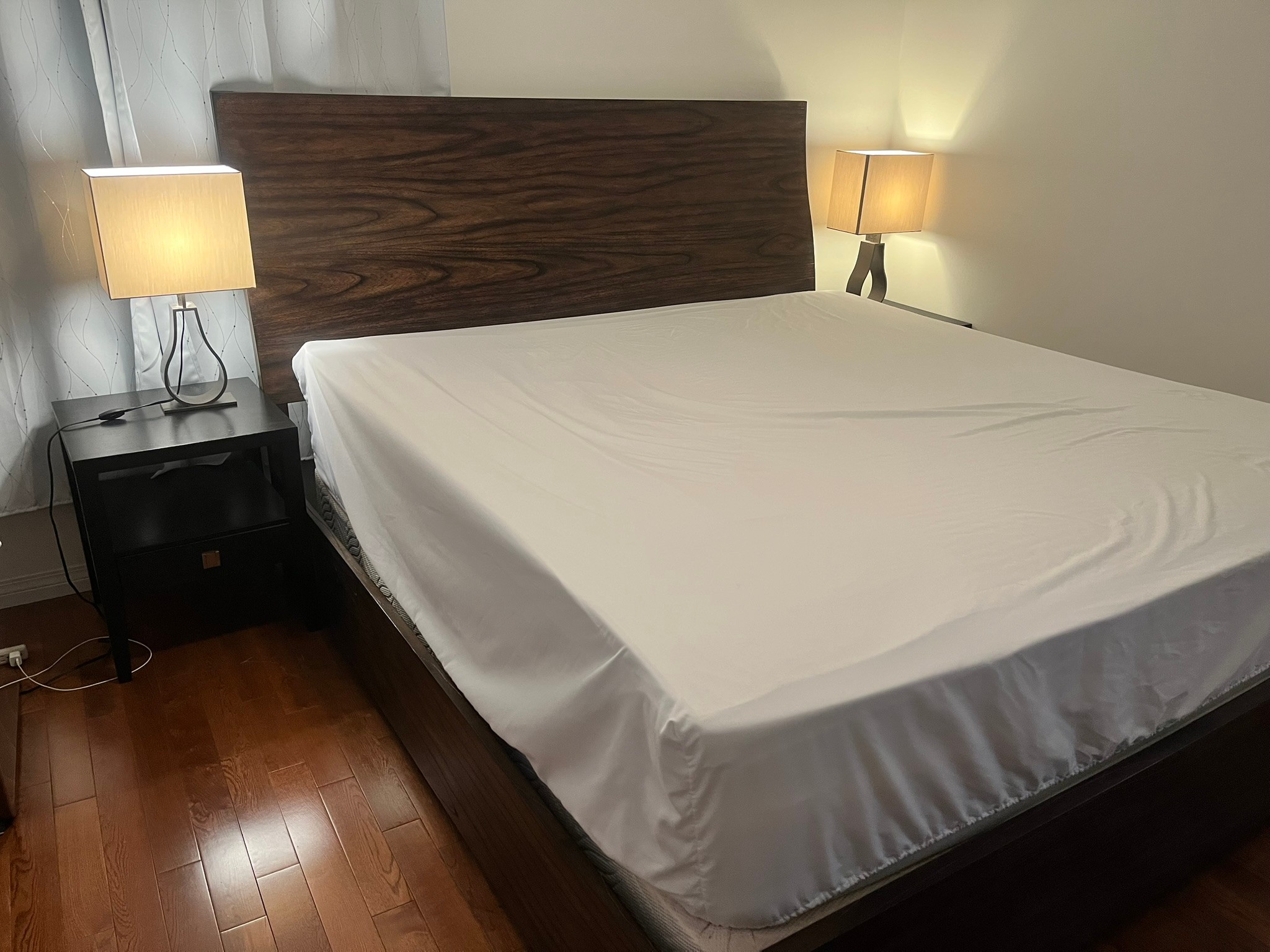 Luxury King Size Bed Set – Like New Great Deal!)