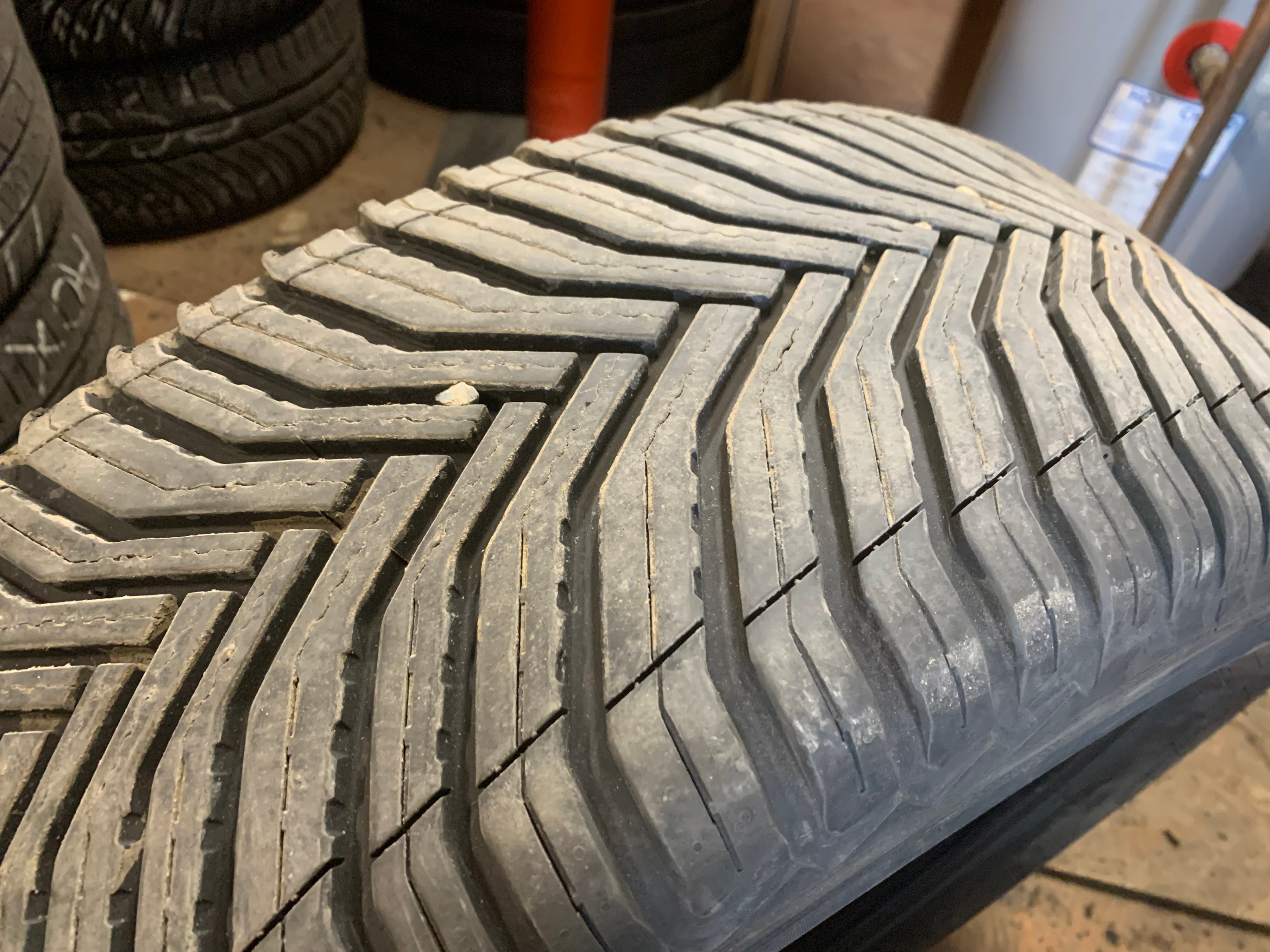 1 X single 225/55/18 98H M+S Michelin Cross Climate 2 with 90% - photo 4