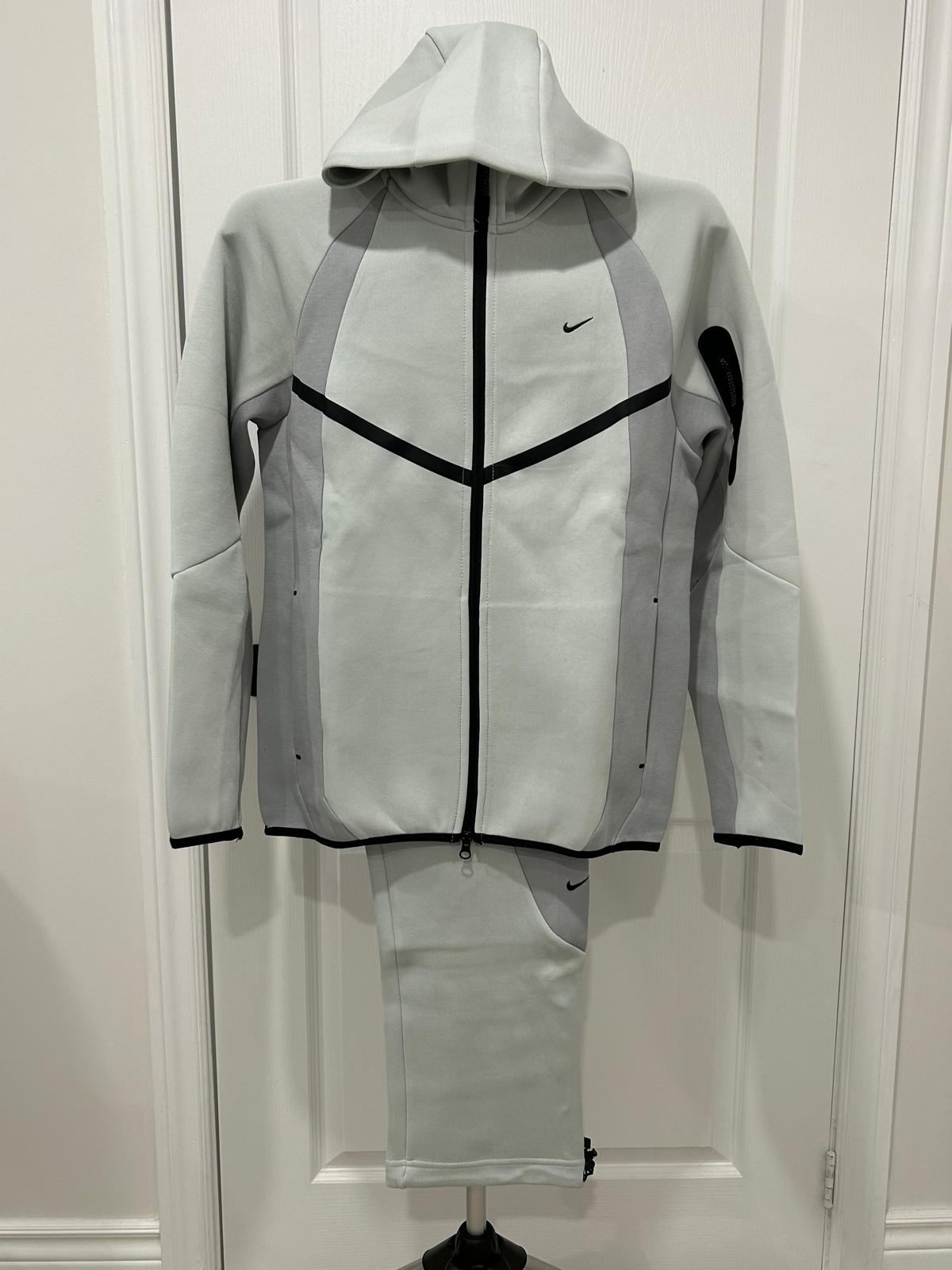 Nike Tech Fleece Full Tracksuit - Black / White Reflective