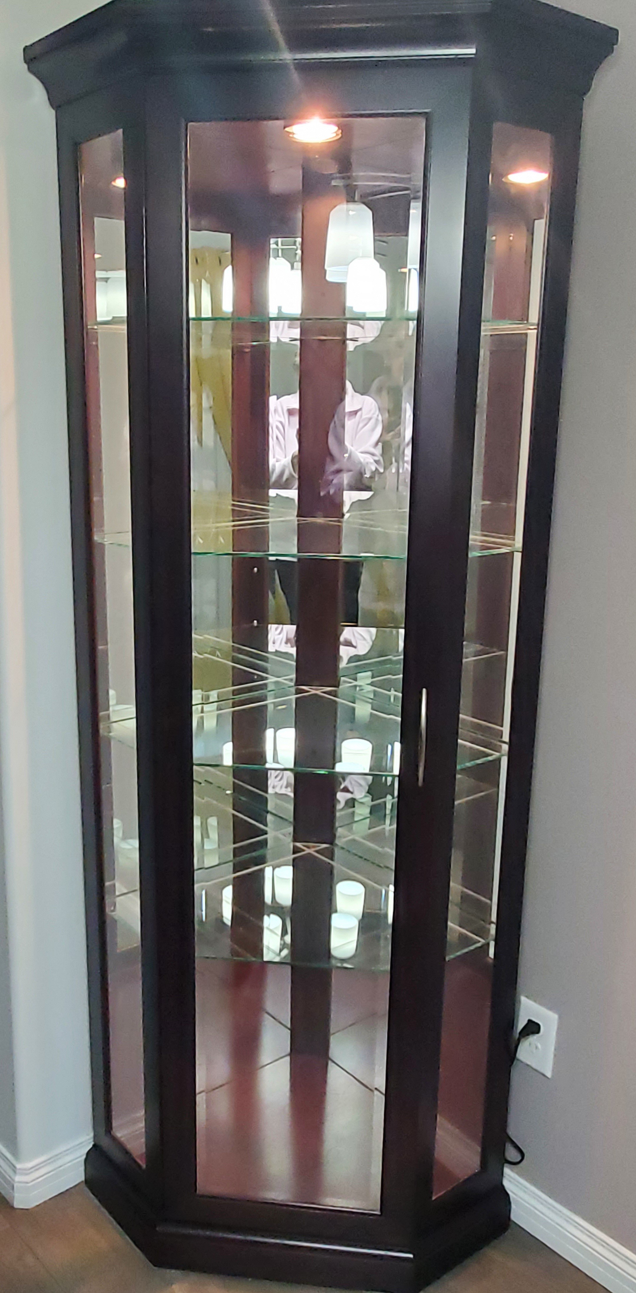 ELEGANT CORNER GLASS/WOOD DISPLAY CABINET