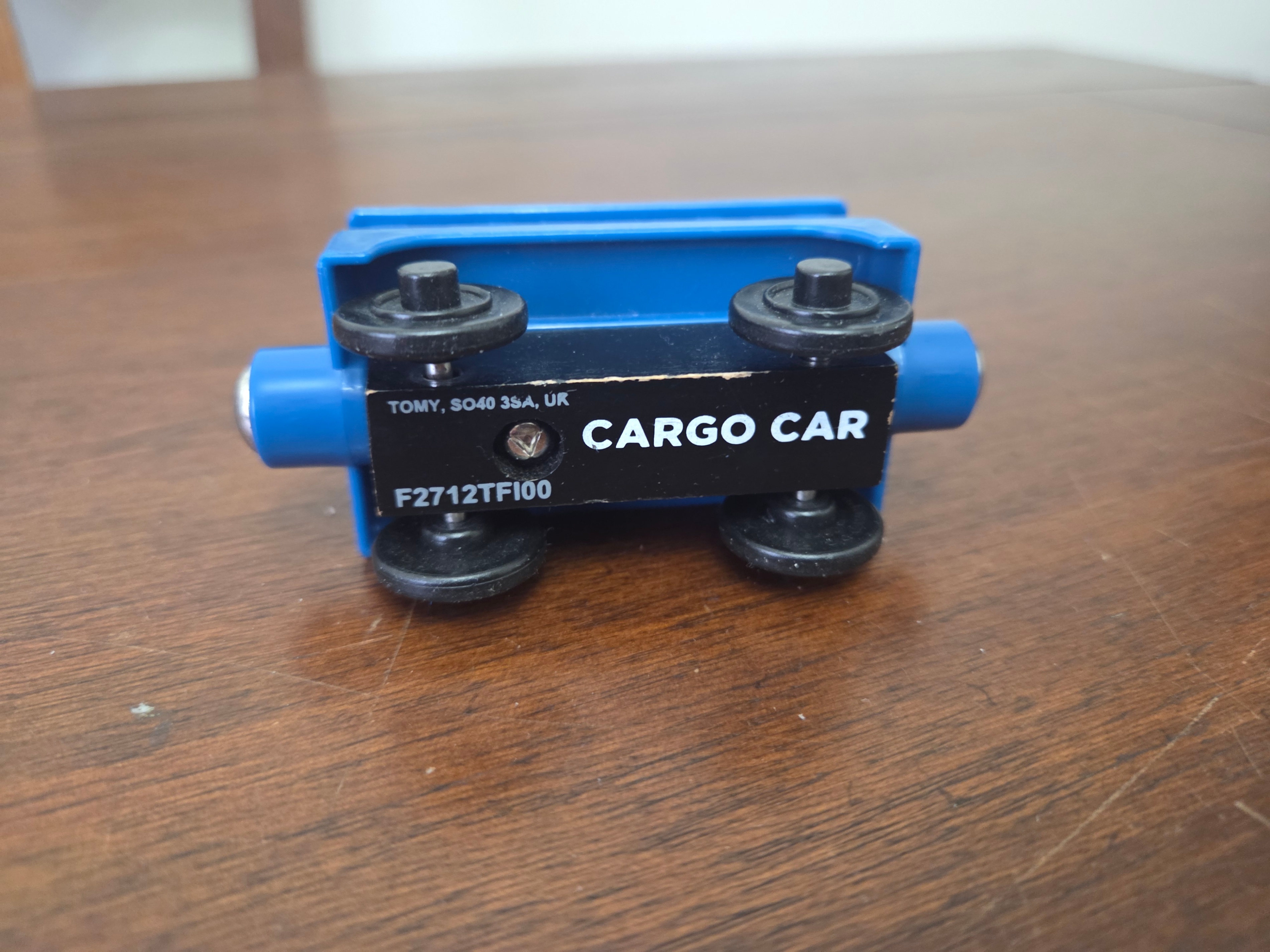 Toys R' Us Blue Container & Cargo Car for wooden train sets - photo 3