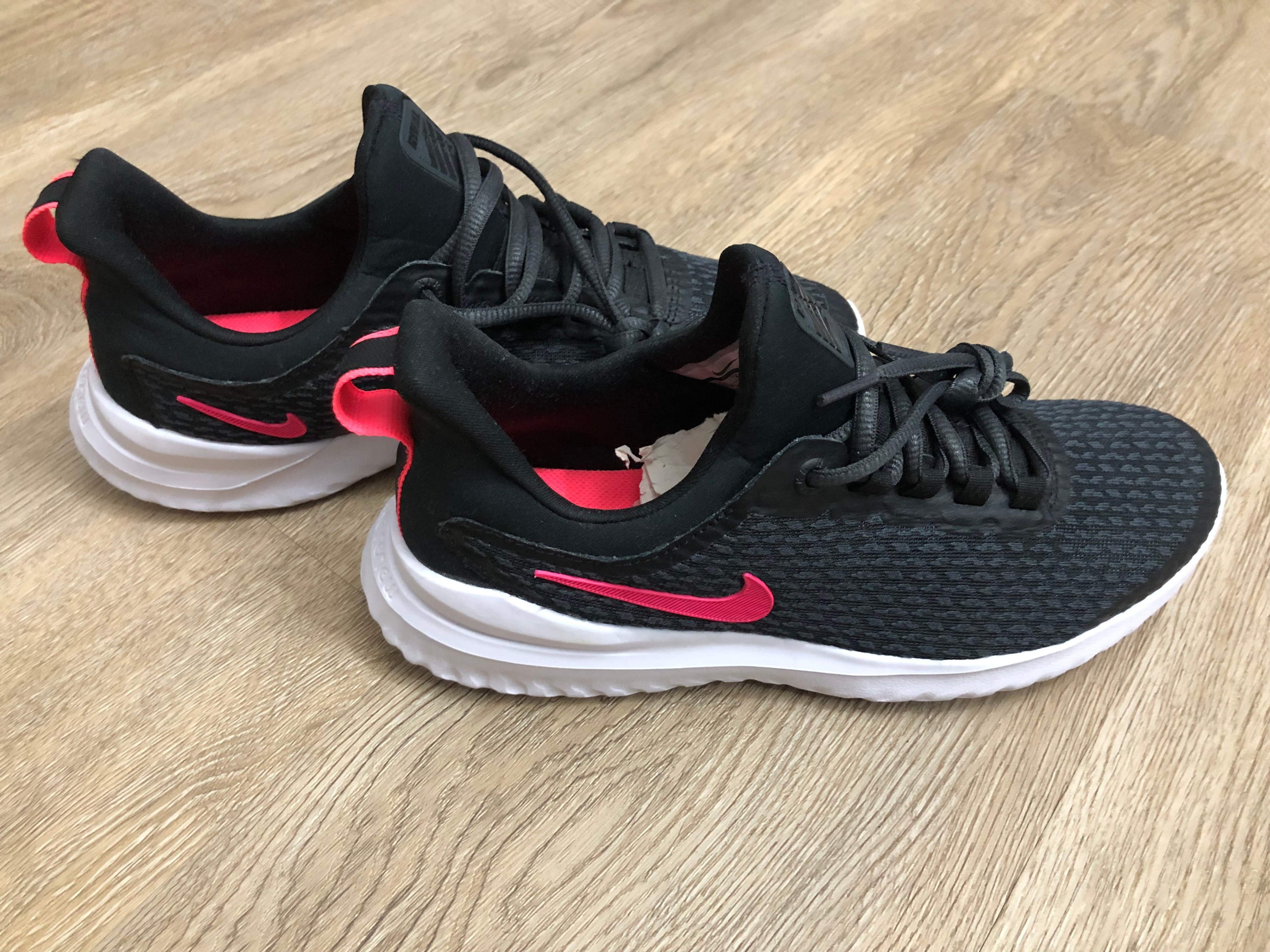 Brand New !Nike Girl's Renew Rival Running Shoes