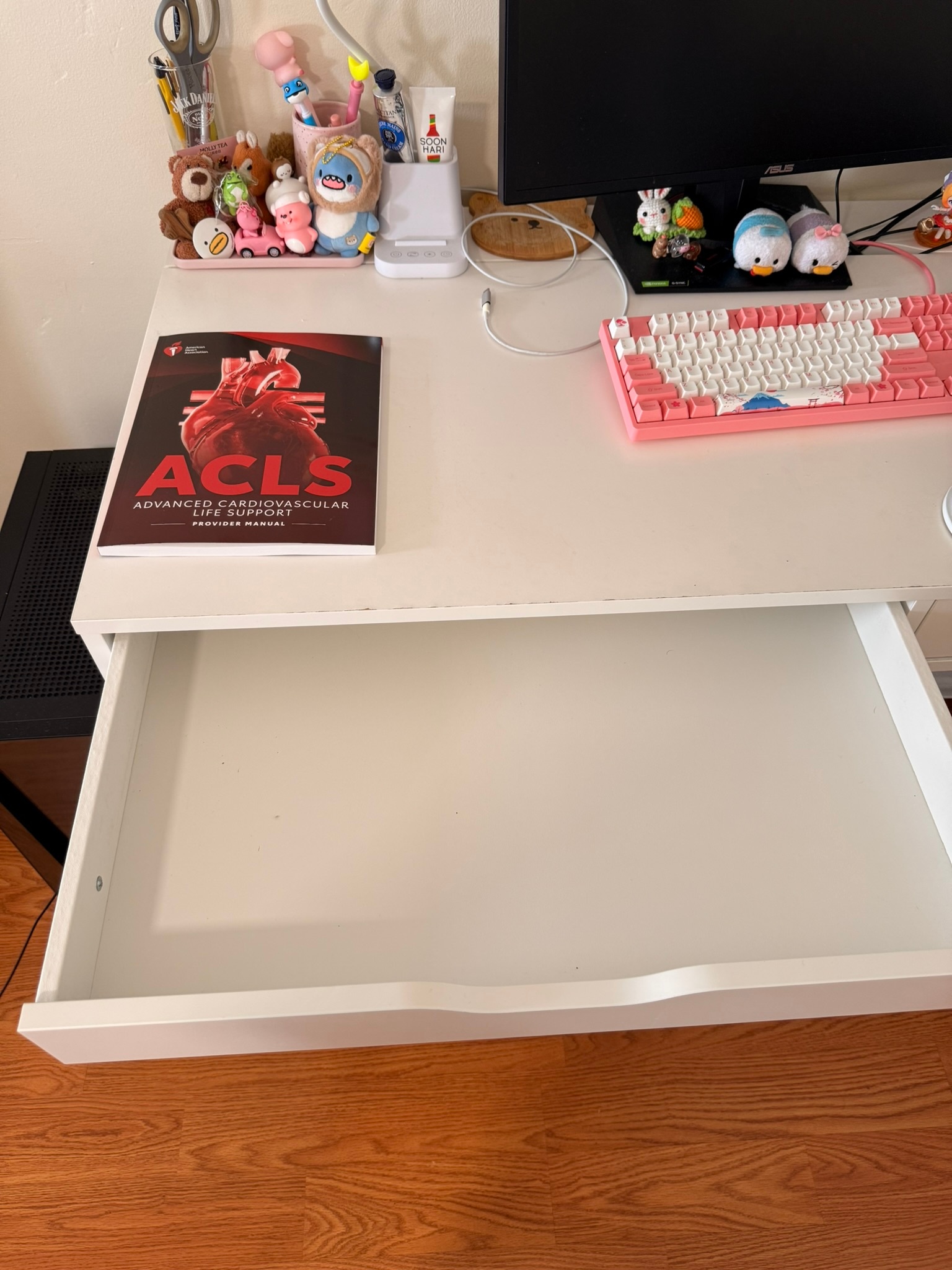White Two-Drawer Desk - photo 2