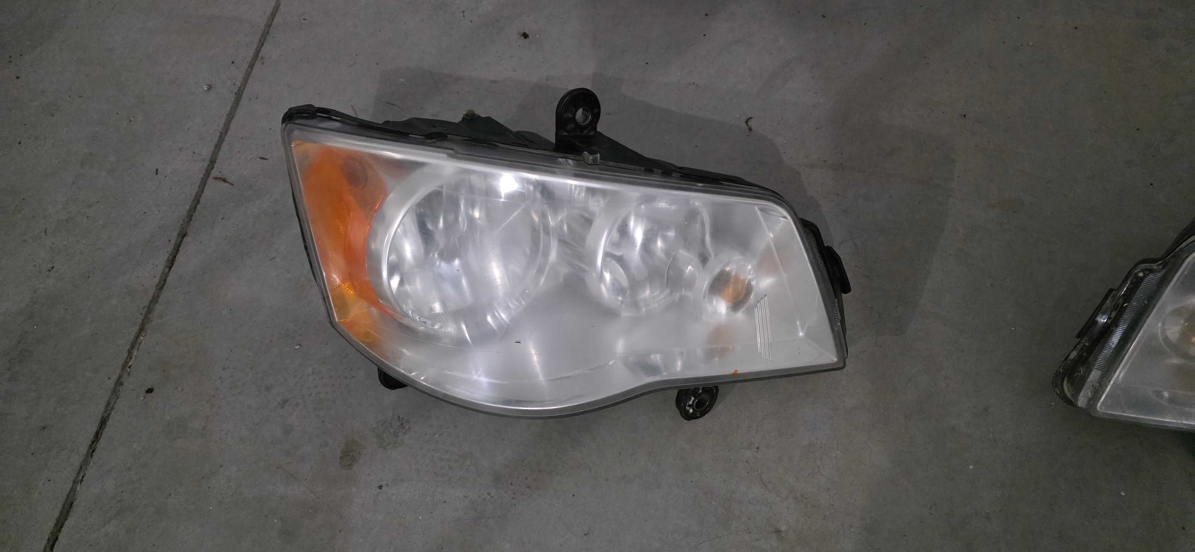 Pair of Car Headlights - photo 2
