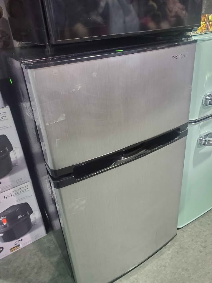 Insignia Small 2‑Door Compact Fridge - photo 3
