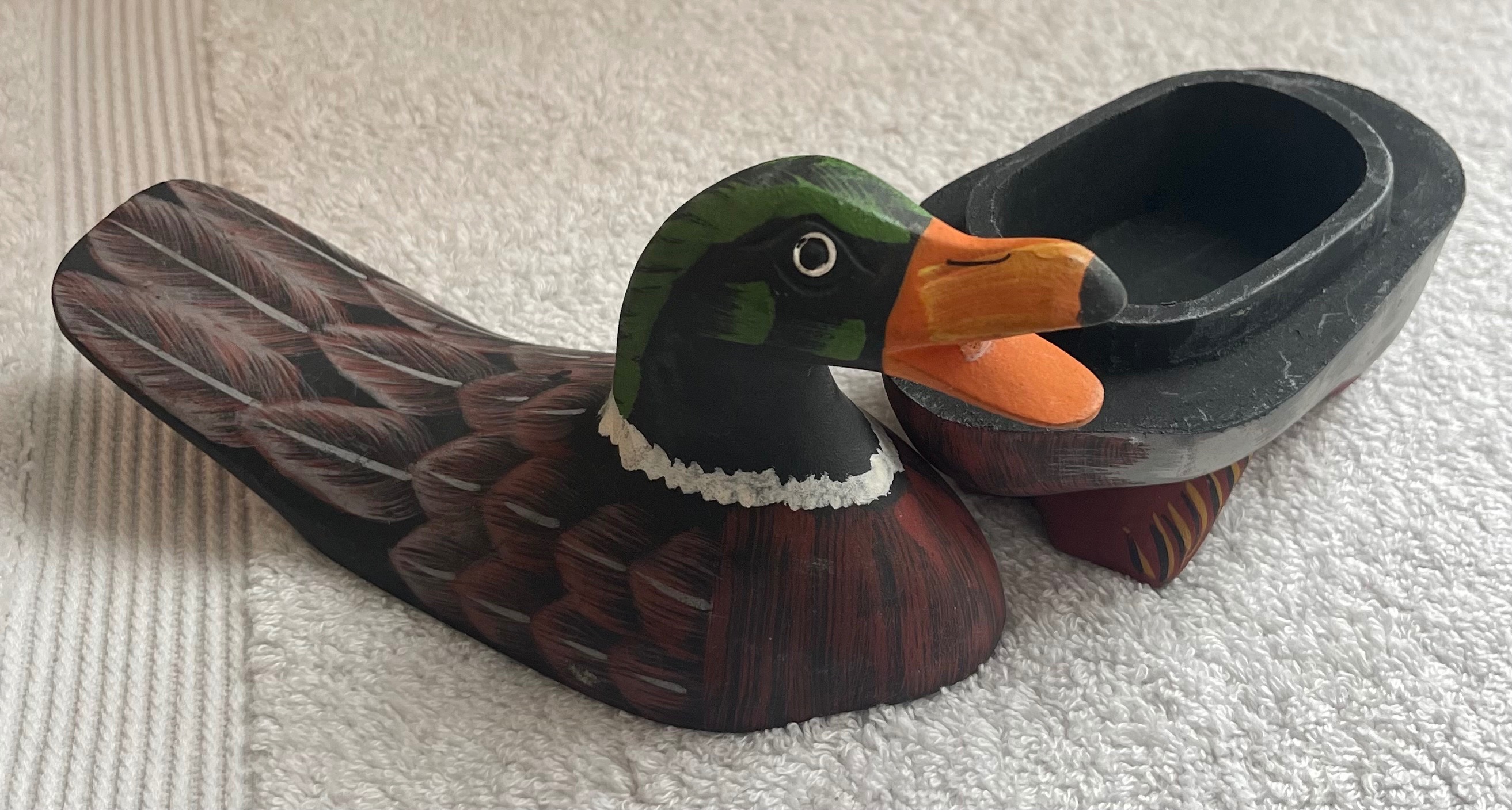 Vintage 7" Hand-Painted Wooden Duck Box - photo 3