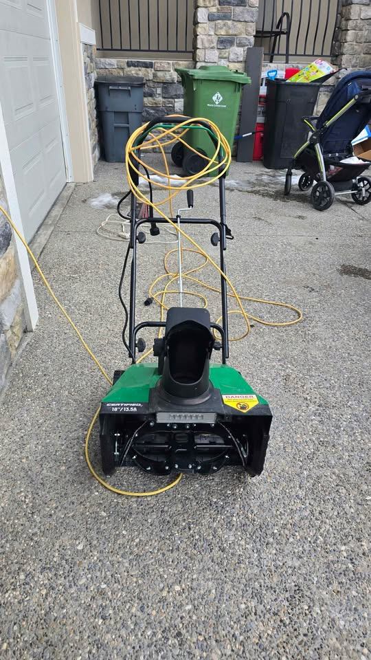 Certified 13.5-Amp 18-in Electric Corded Snow Blower.