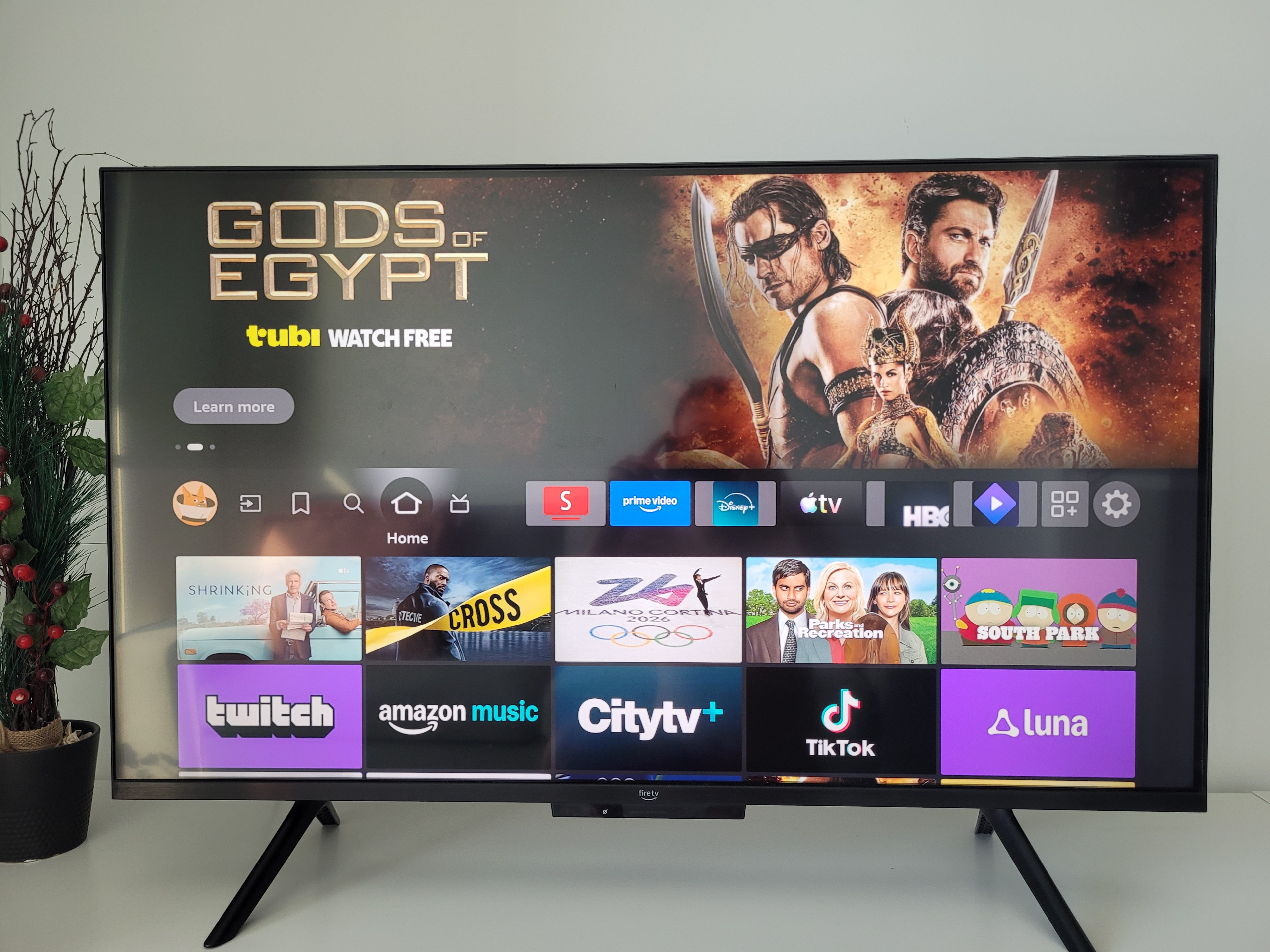 Omni QLED Amazon Fire TV 43" 4K Dolby Vision IQ Alexa - photo 2