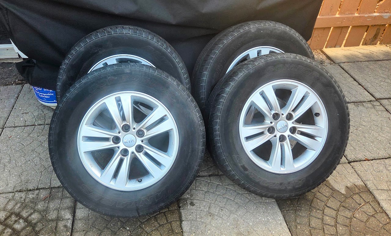 KIA 16" ALLOY RIMS AND ALL SEASON TIRES