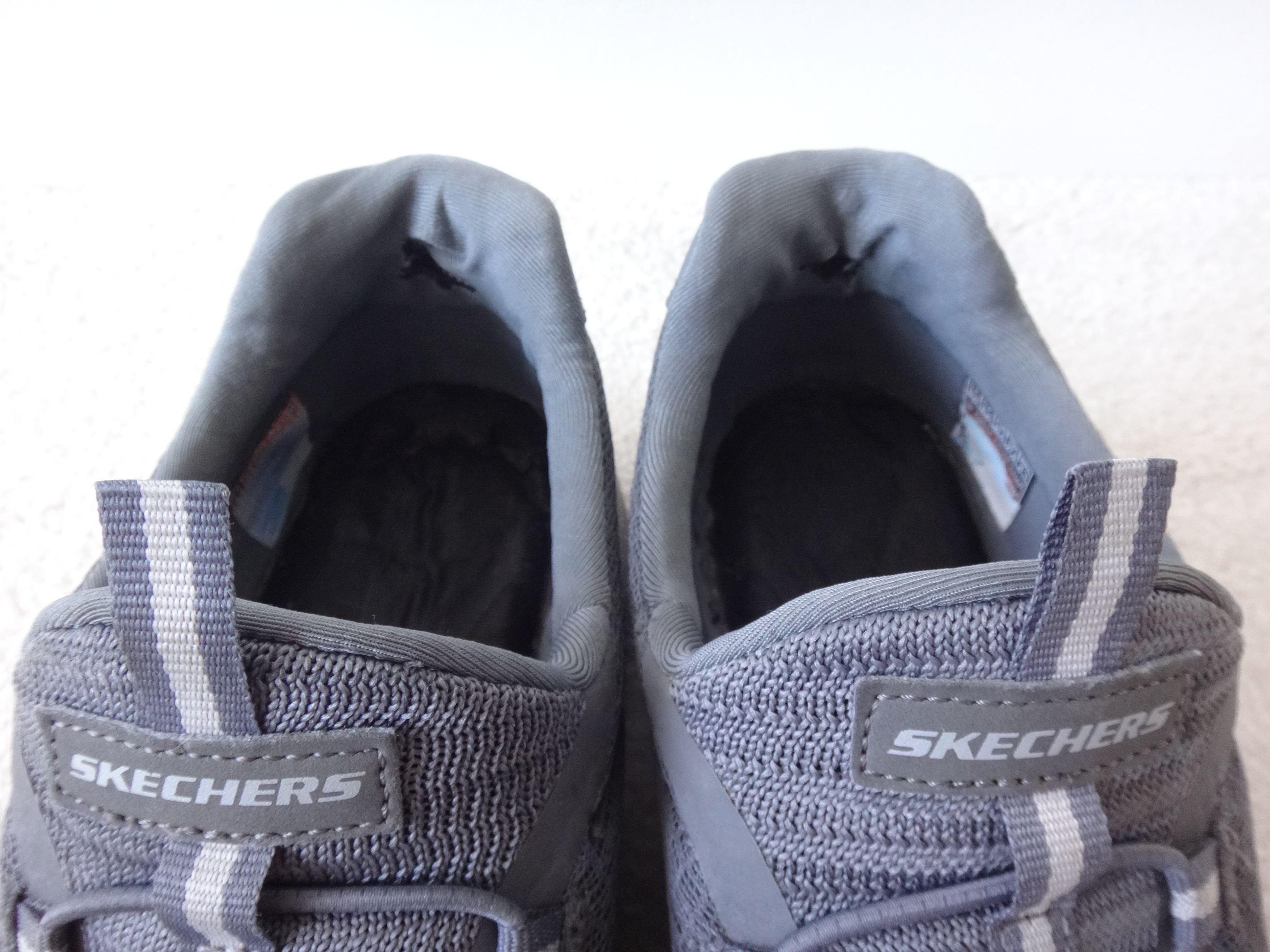✅♻️SKECHERS Men's 9.5 Slip on Grey Sneakers Shoes - photo 3
