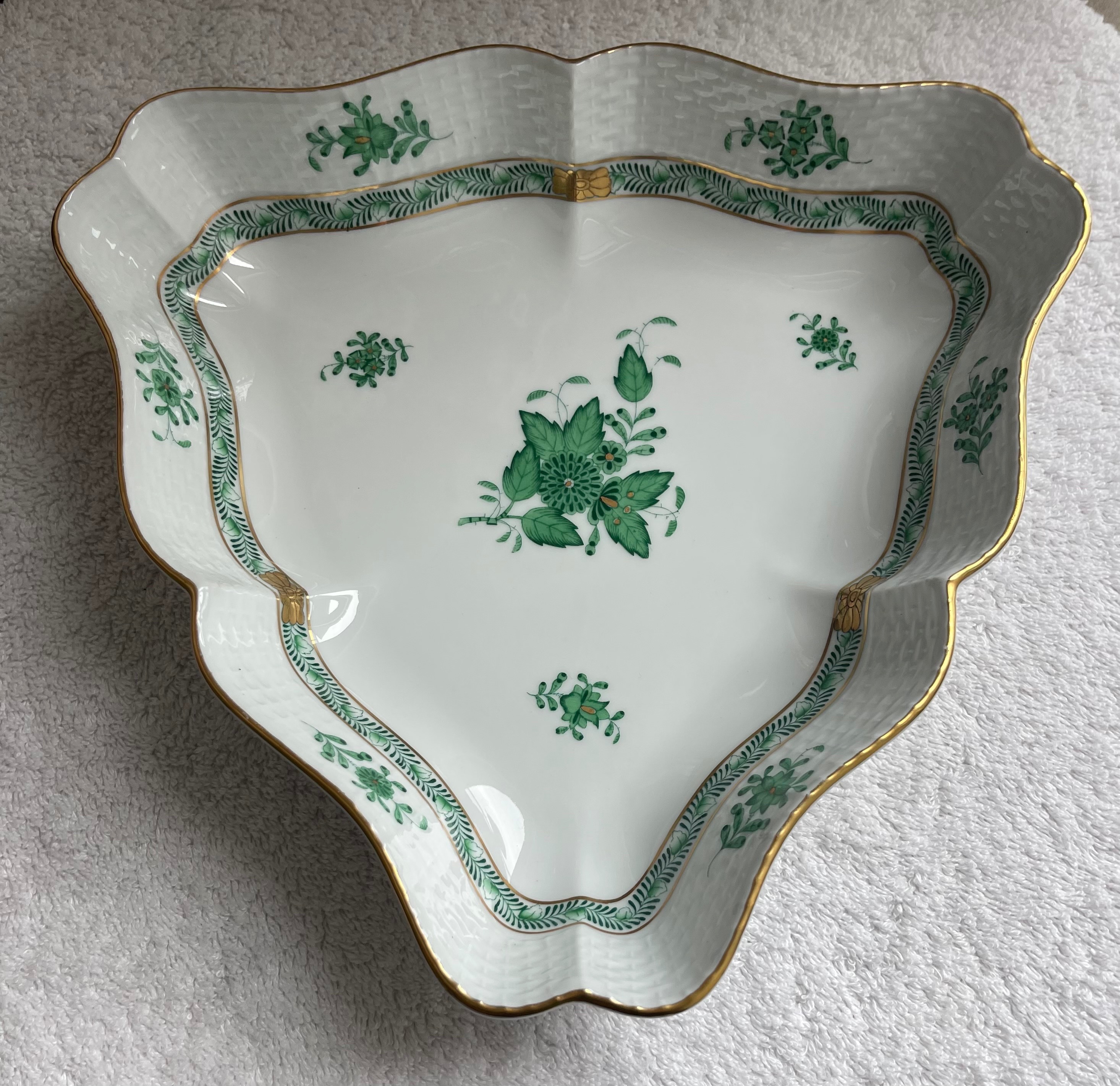 Herend Hungary 10" Triangular Serving Dish - photo 2