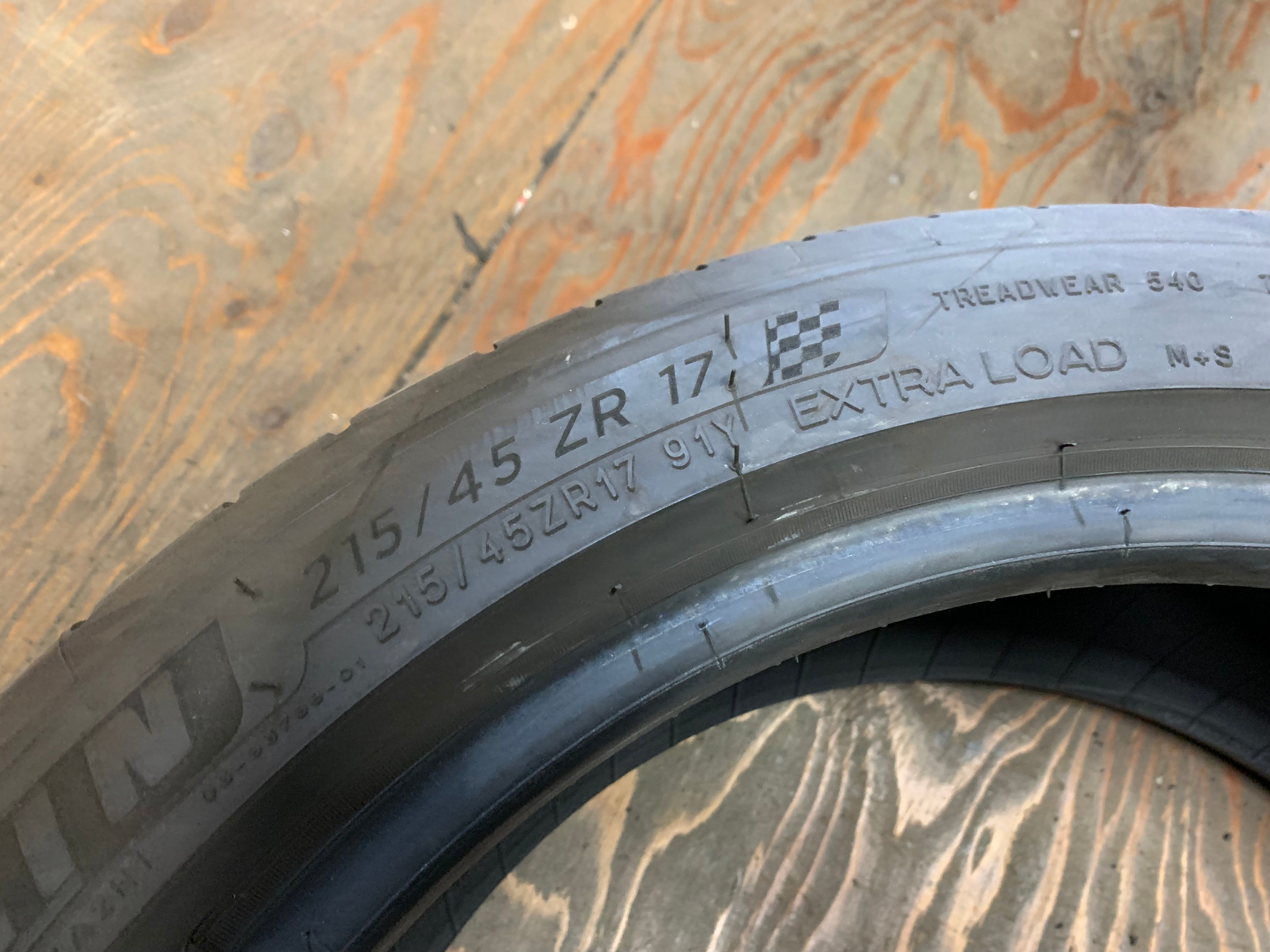 PAIR of 215/45/17 91Y XL M+S Michelin Pilot AS4 with 80/90% - photo 5