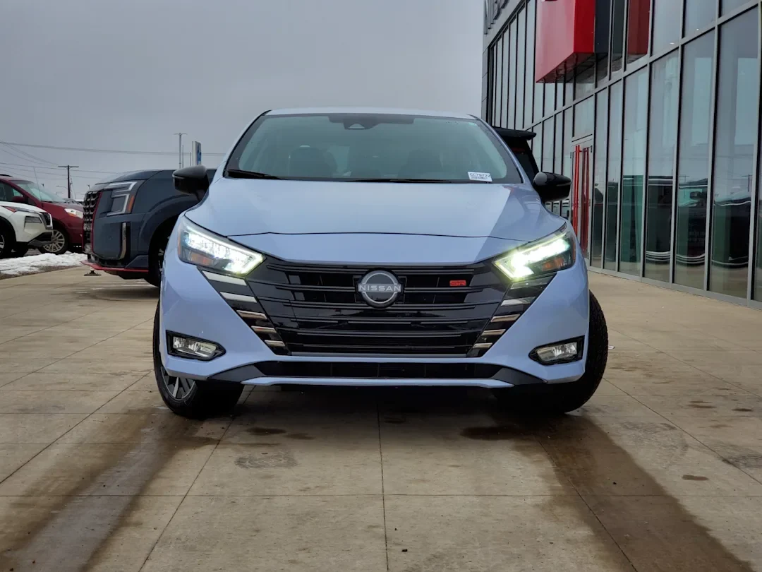 2024 Nissan Versa - photo 2