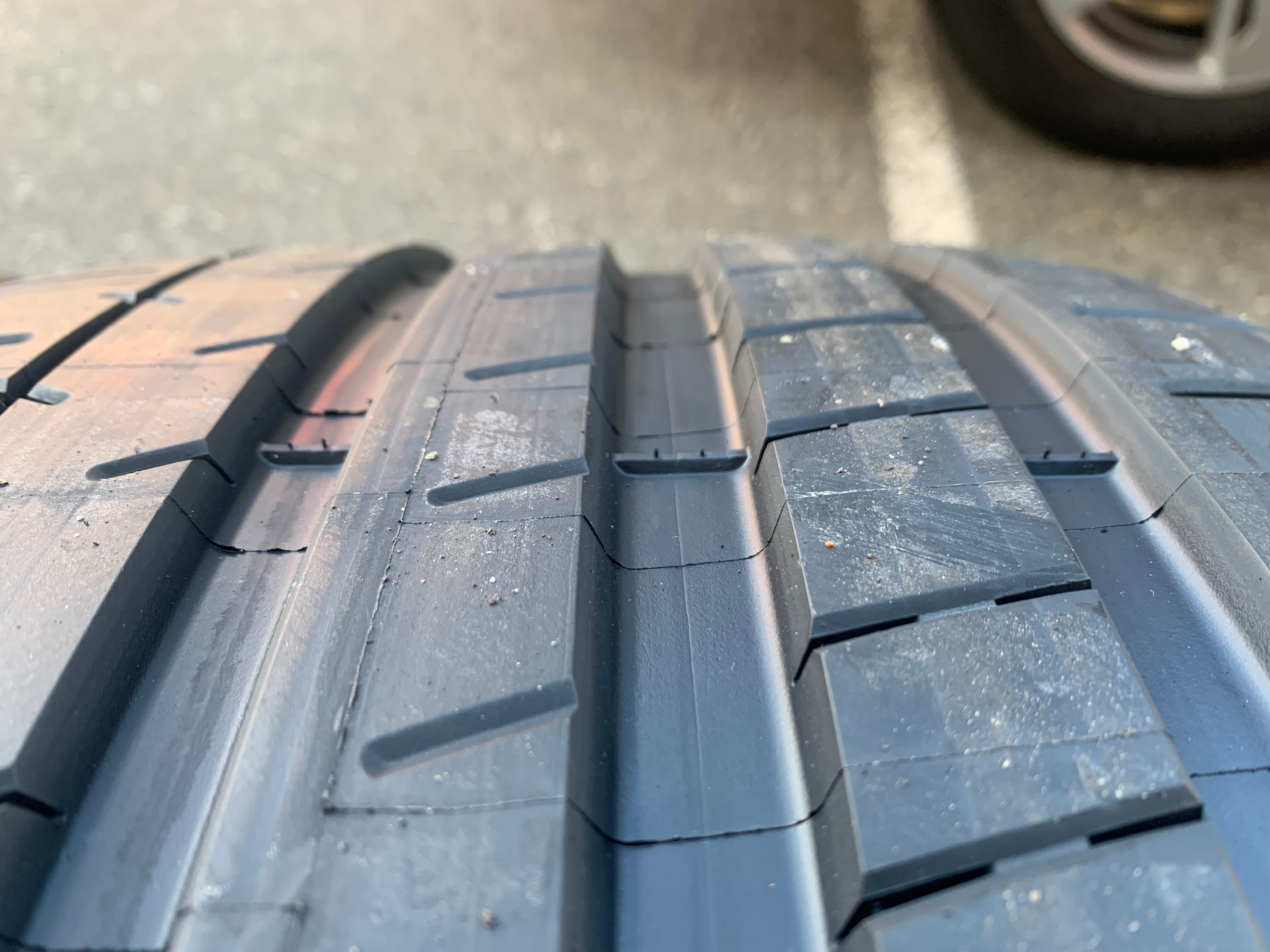 PAIR of 265/35/21 Michelin Pilot Super Sport TO B New w Stickers - photo 5