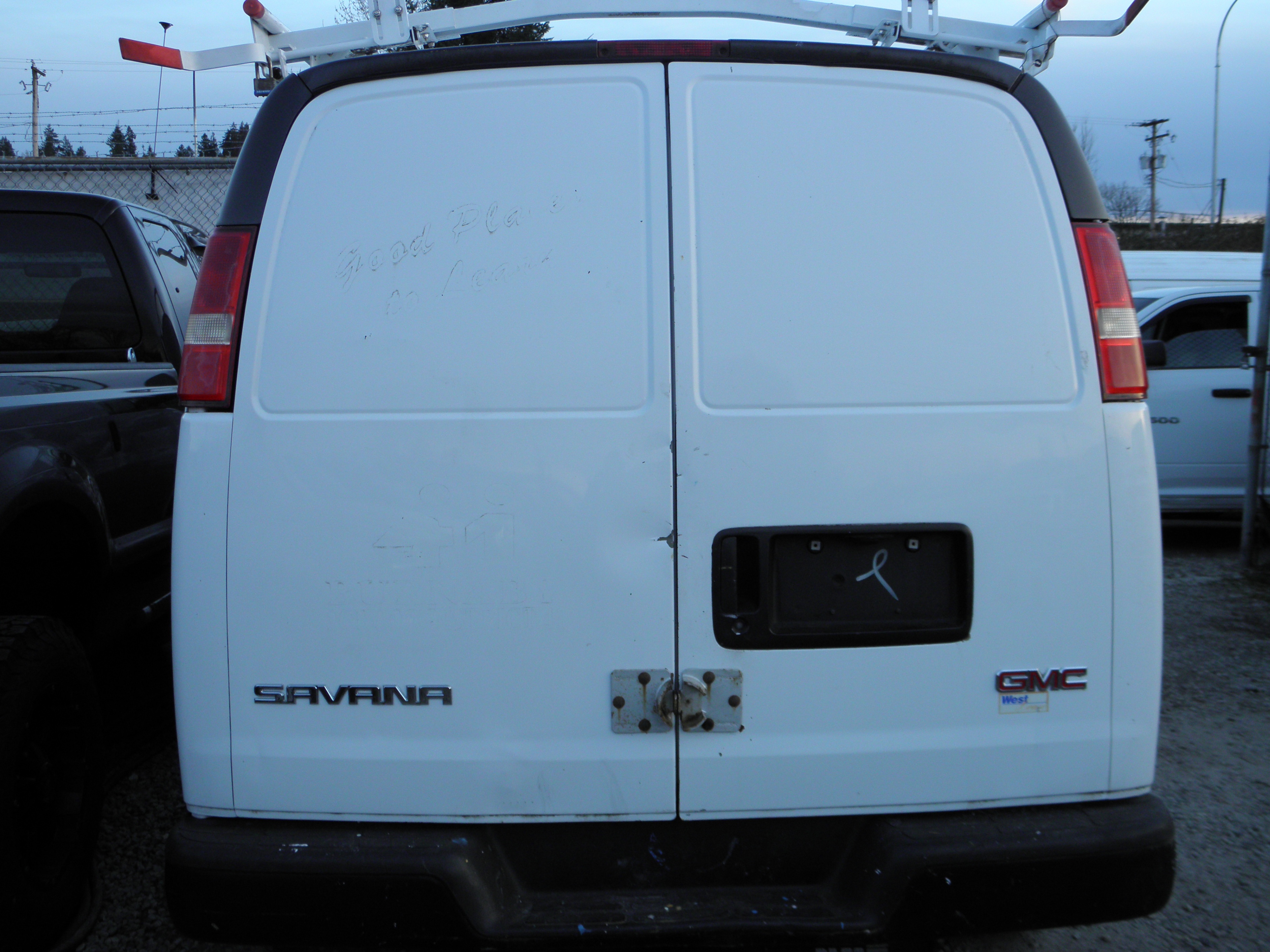 2005 GMC Savana 3500 Cargo Van 1 Ton - photo 4