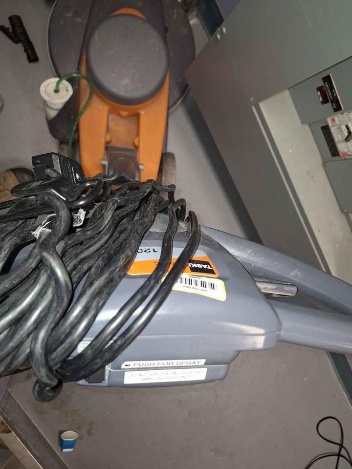Taski Ergodisc 1200 Corded Buffer - photo 3