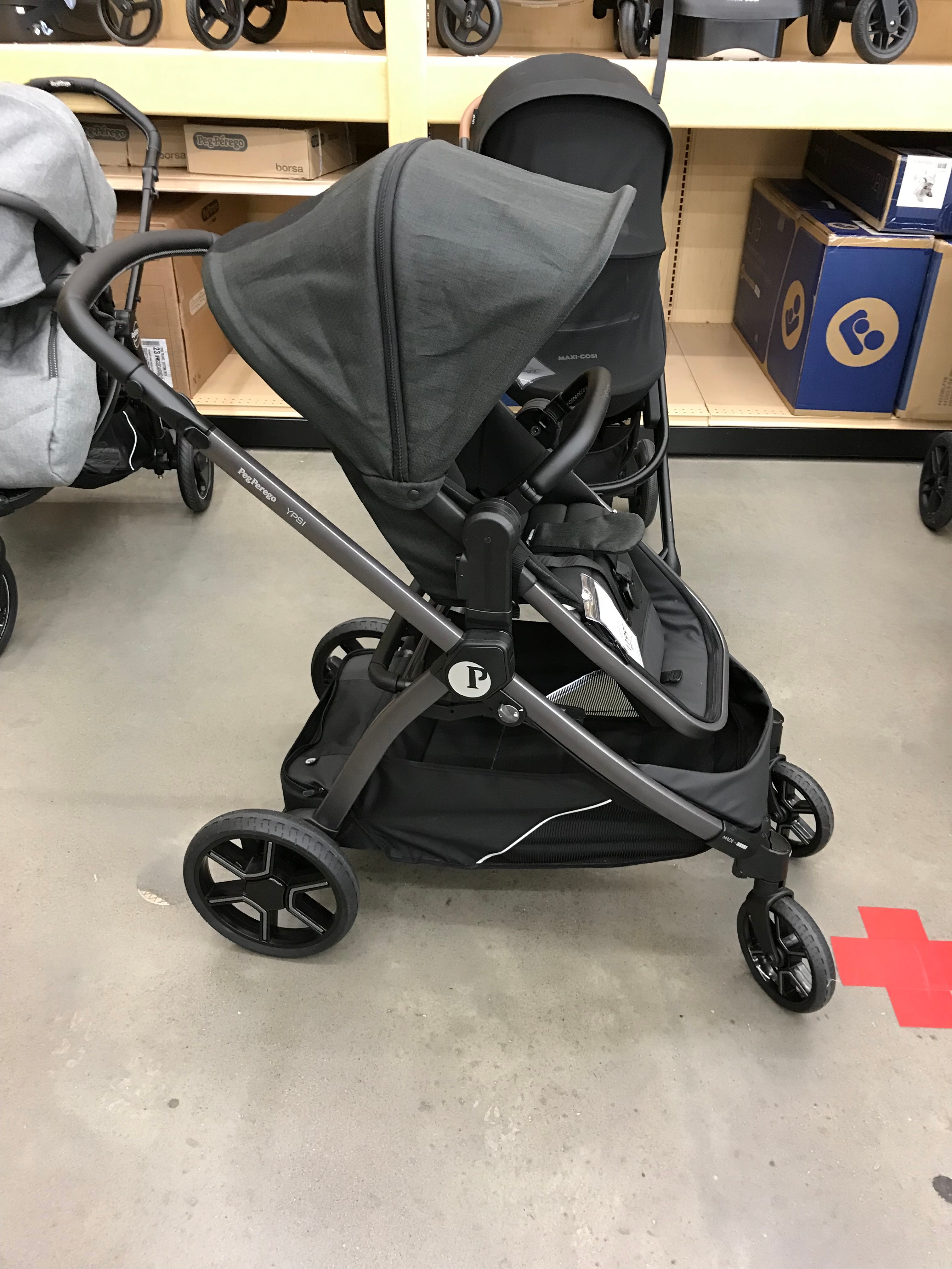 Peg Perego YPSI Stroller (Onyx) – Like New, Reversible Seat - photo 3