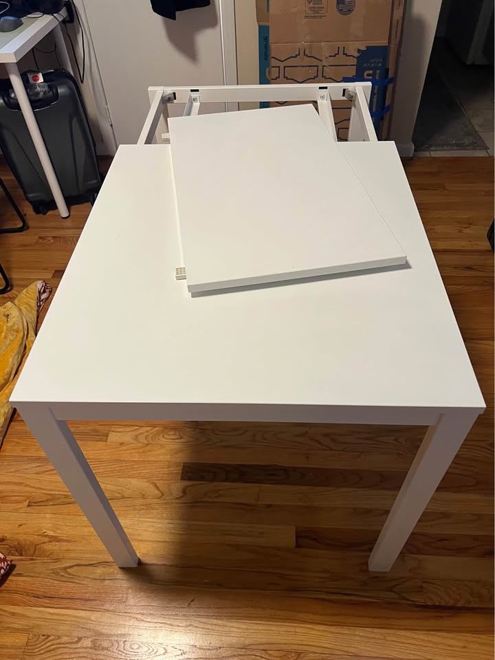 Vangsta Extendable Table - Ikea