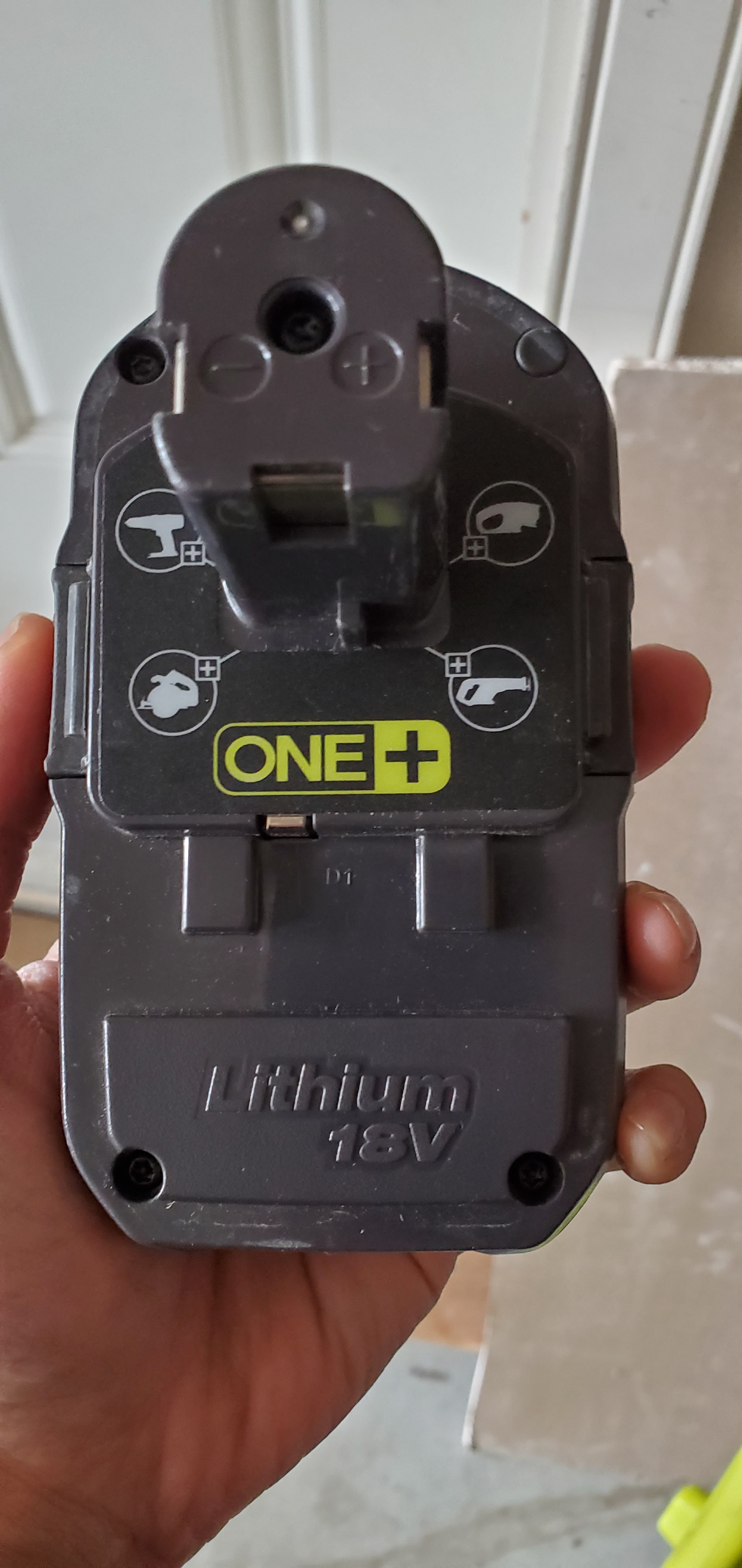 Ryobi ONE+ 18V Cordless Weed wacker and battery charger - photo 4