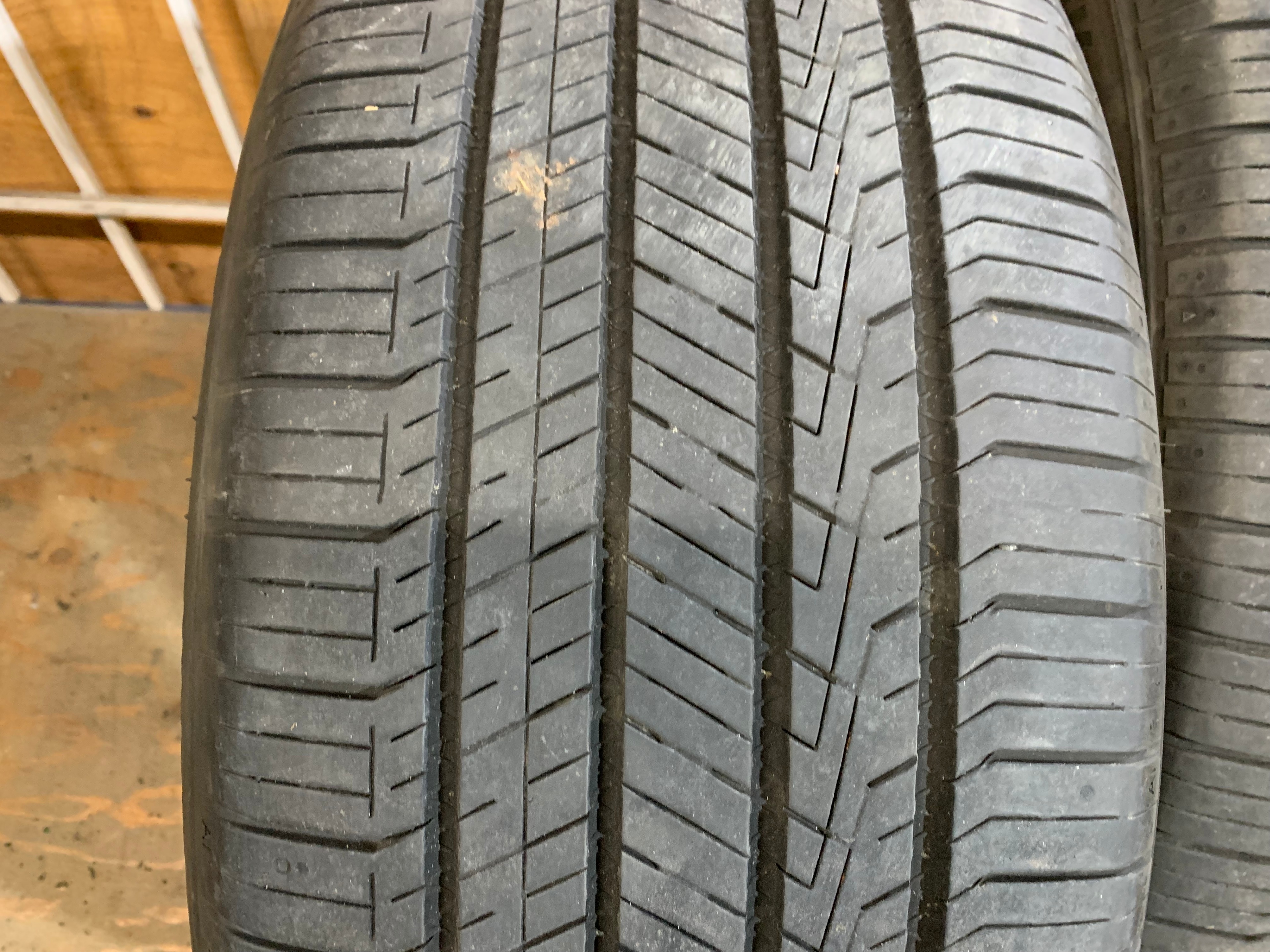 PAIR of 235/45/18 98V M+S Hankook Ventus S1 AS with 70/80% tread - photo 2