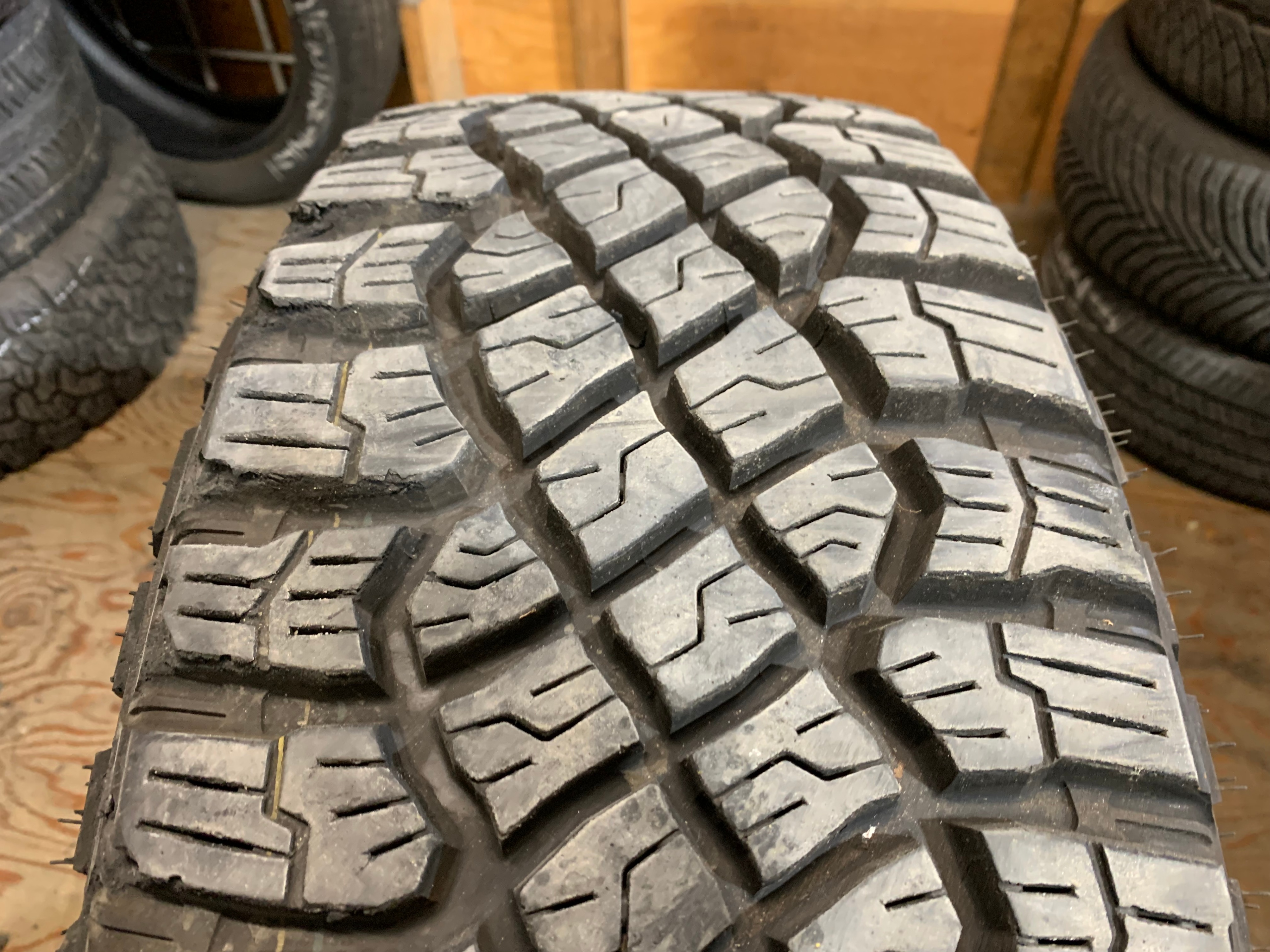 1 X single LT 275/70/18 Goodyear Wrangler Territory M/T w 90% - photo 3
