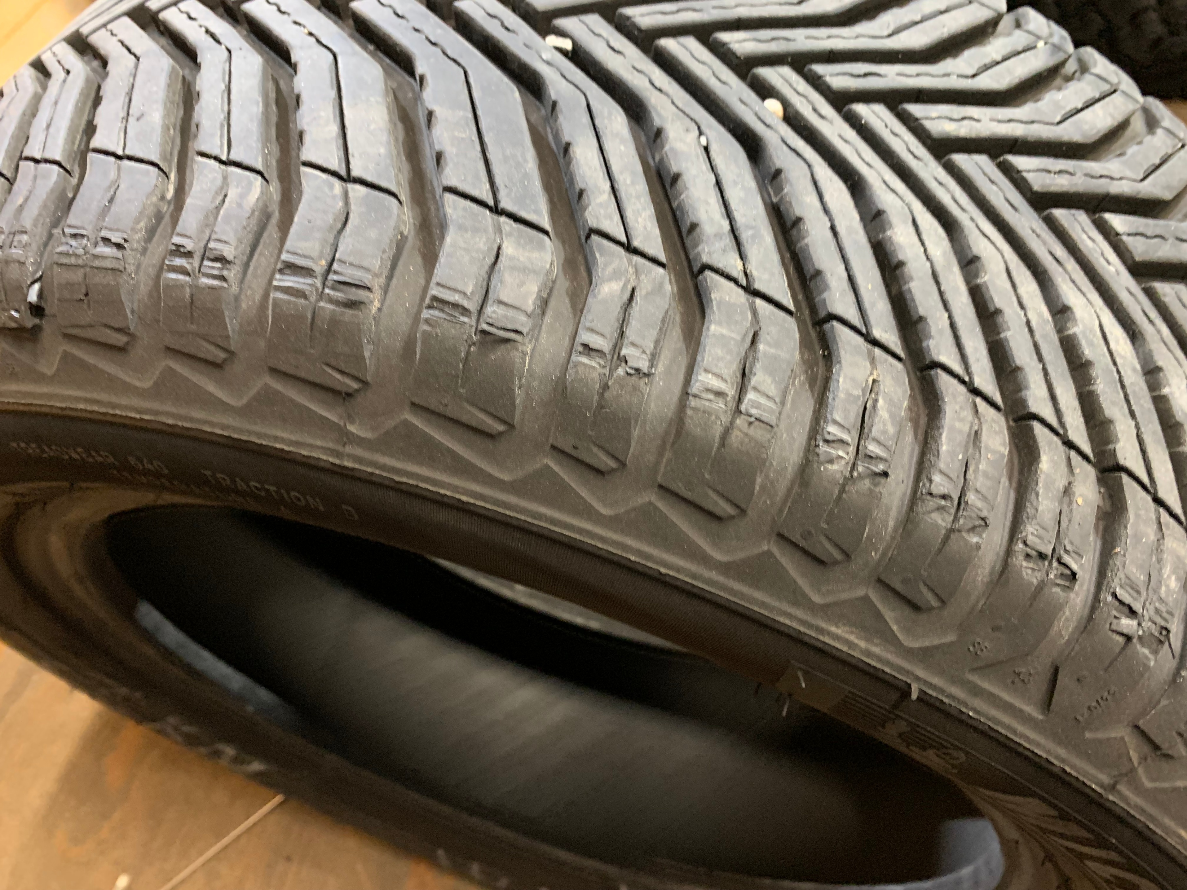 1 x single 215/55/17 94V M+S Michelin Cross climate 2 with 90% - photo 5