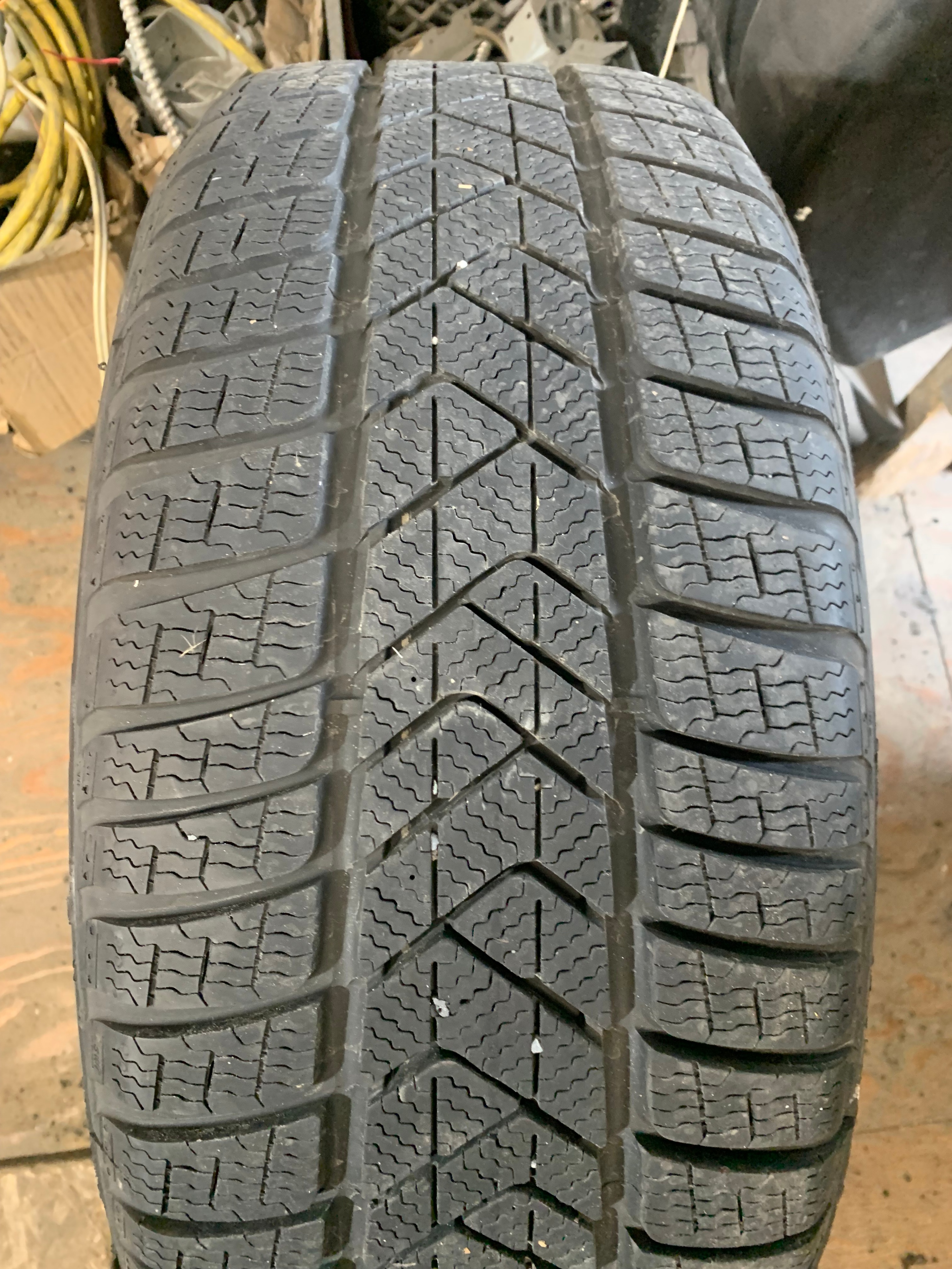 1 X single 245/40/19 Pirelli Winter Sottozero 3 MOE RFT 85%