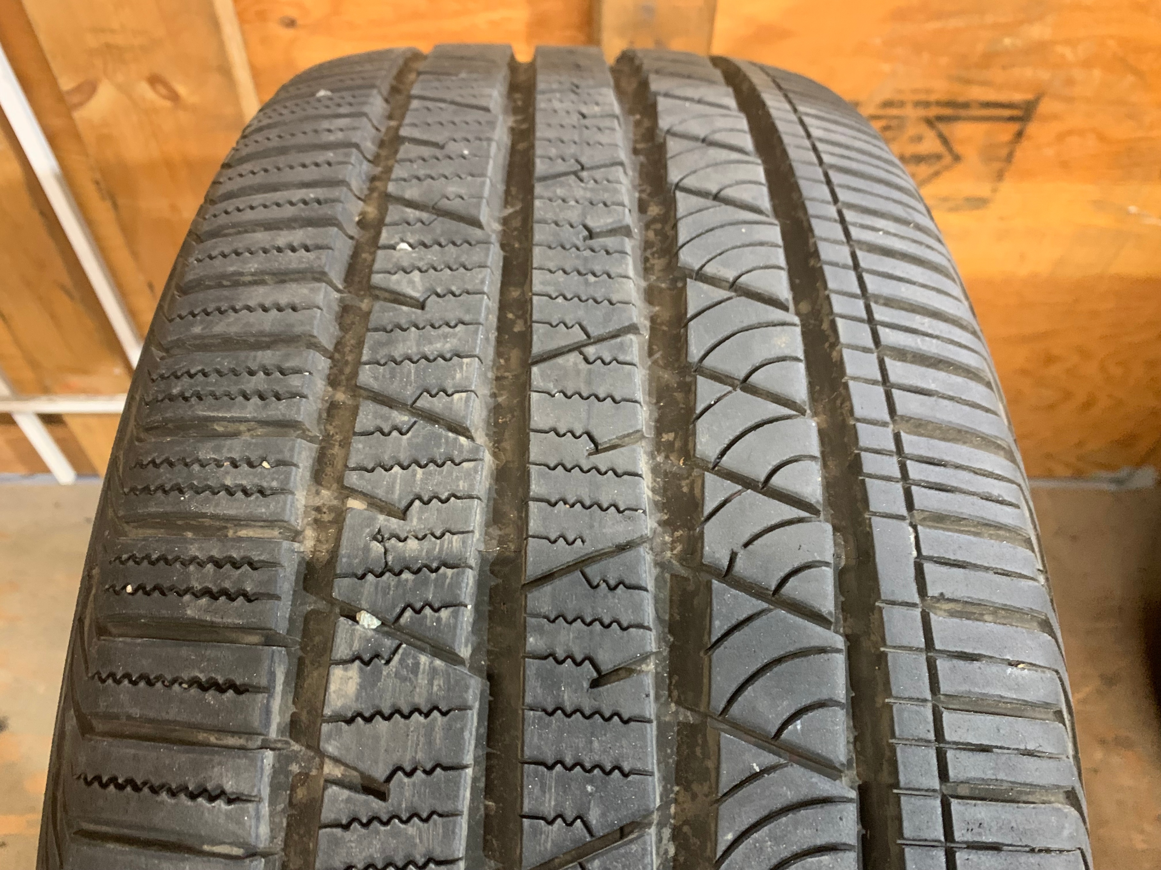 1 X single 255/45/20 Continental cross contact LX Sport AO L new - photo 2