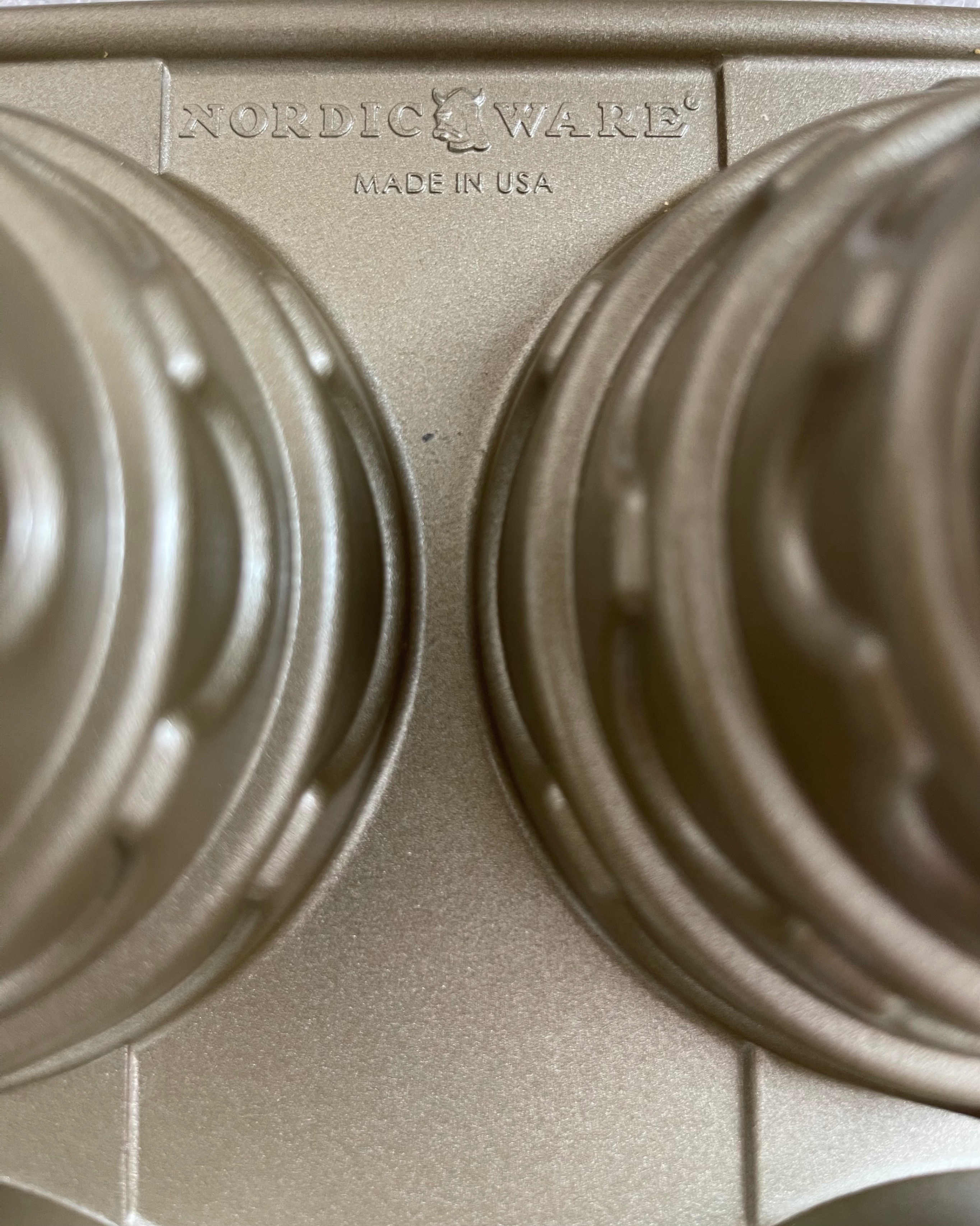 Nordic Ware Tiered Cakelet Pan (6 Cup) - photo 5