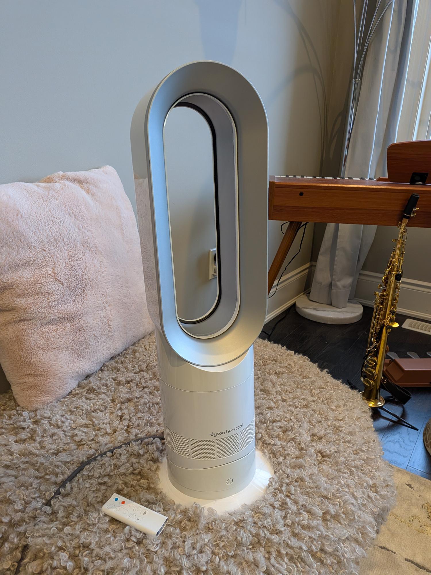 Dyson AM09 Hot + Cool Ceramic Fan Heater - White/Silver - photo 2