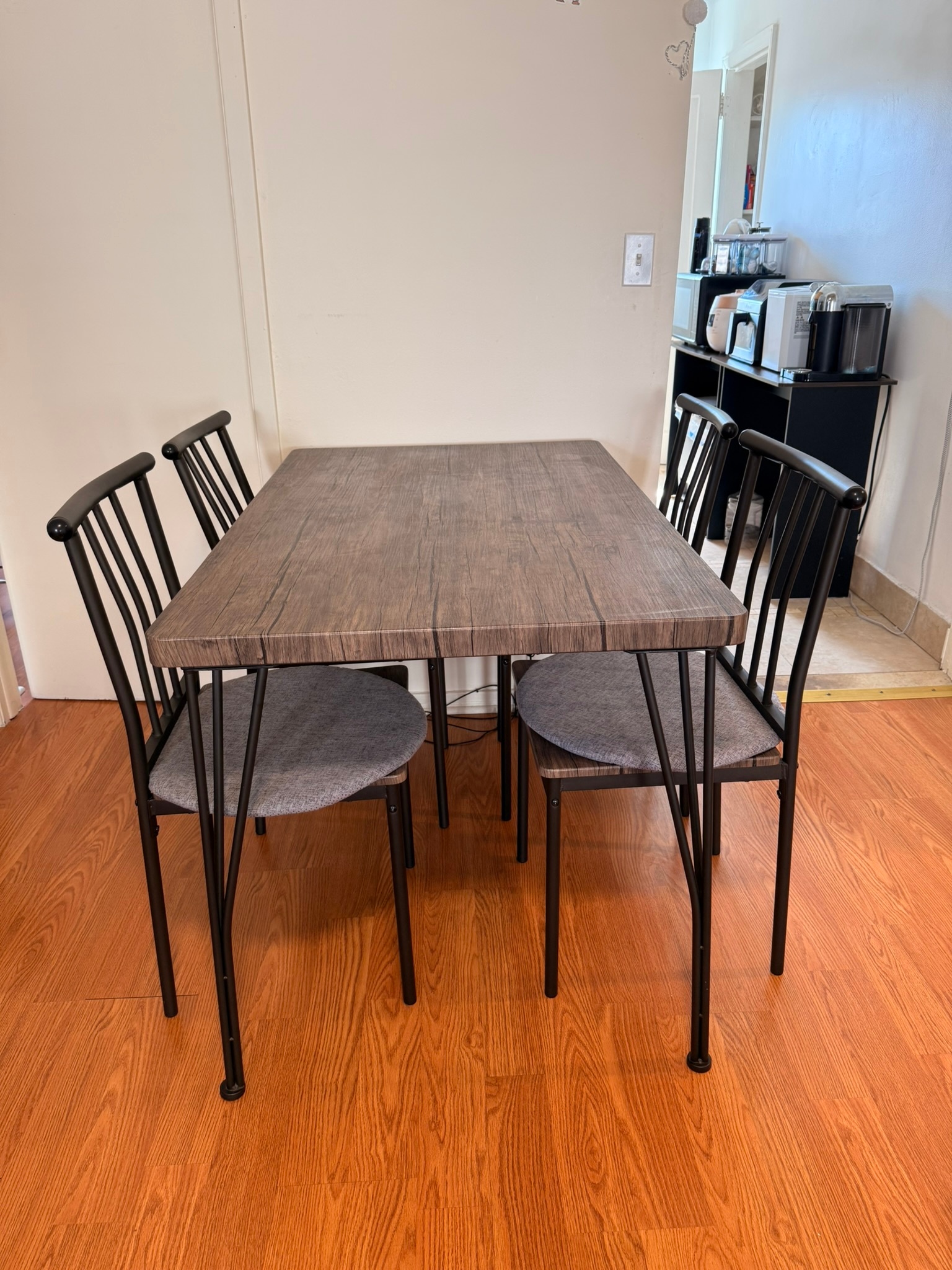 Dining Table Set with 4 Chairs – Excellent Condition
