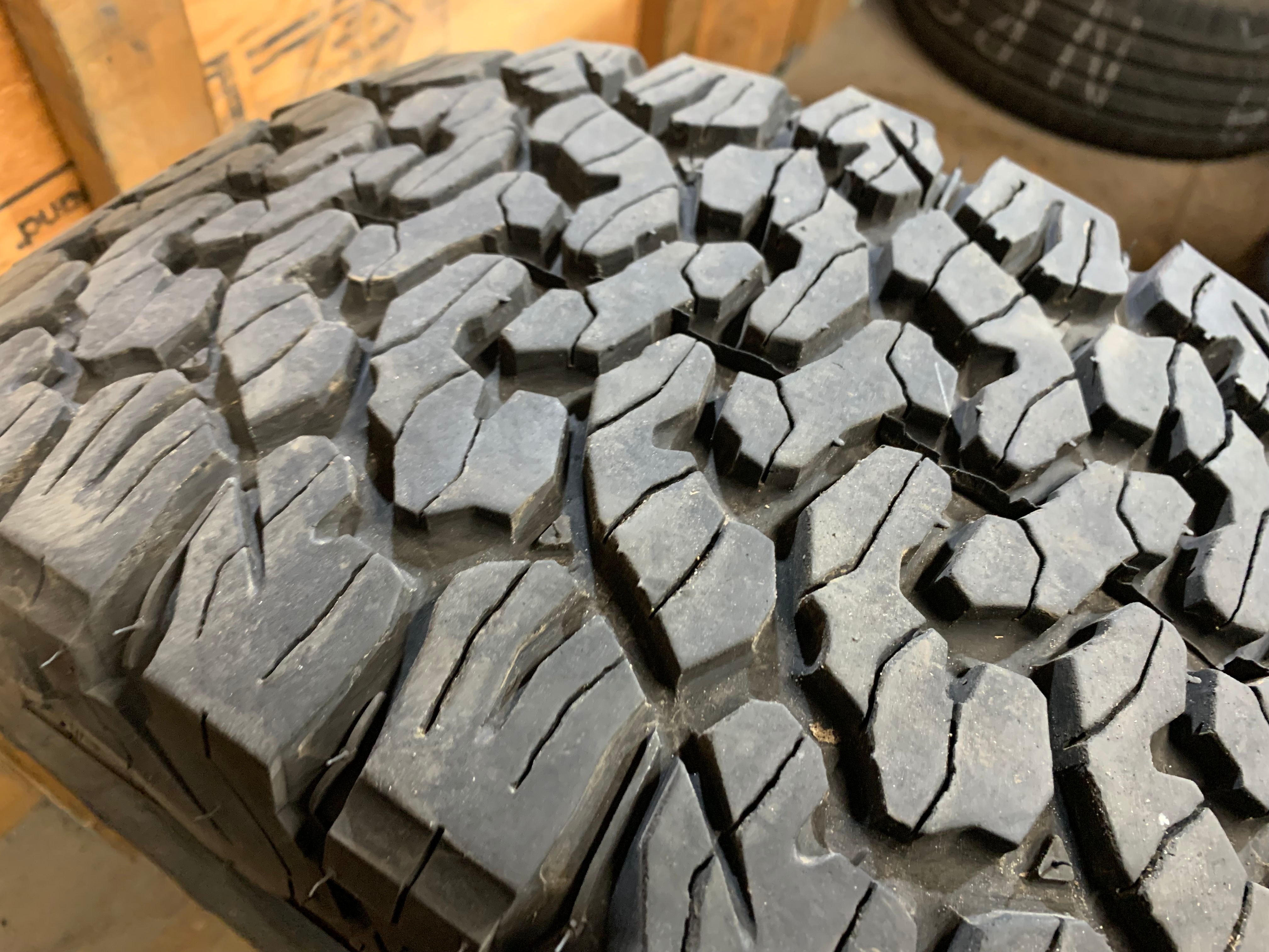 1 X single LT 265/60/18 10PR BFG All Terrain T/A KO2 with 70% - photo 4