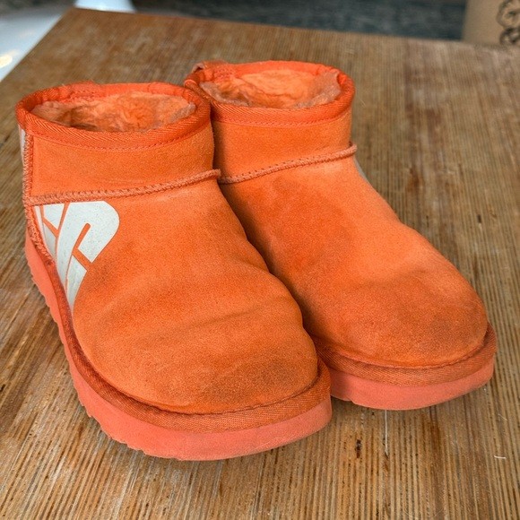 UGG Classic II Boot Orange Size 6 US - photo 2