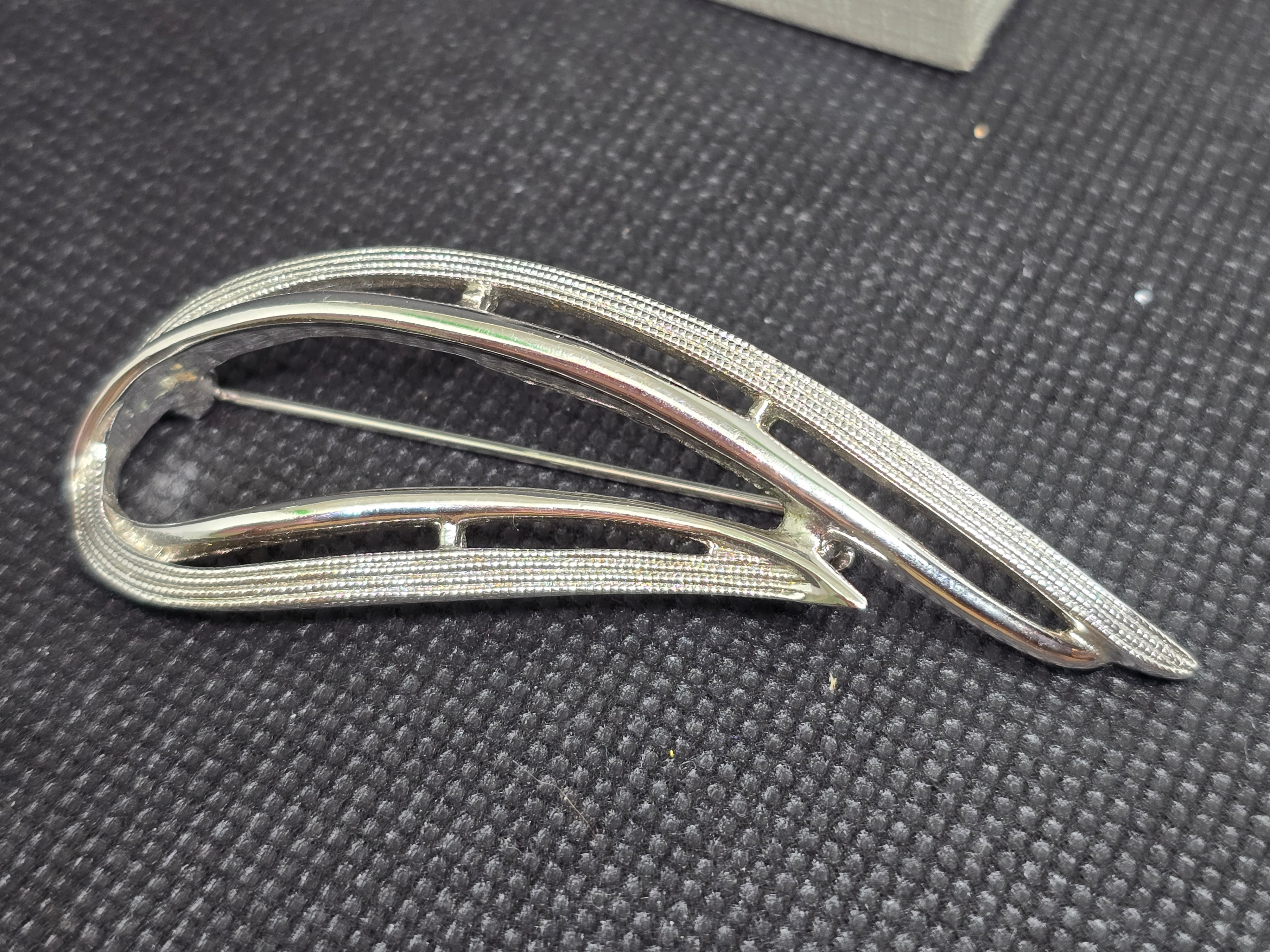 Sarah Coventry Silver Tone Brooch - photo 3