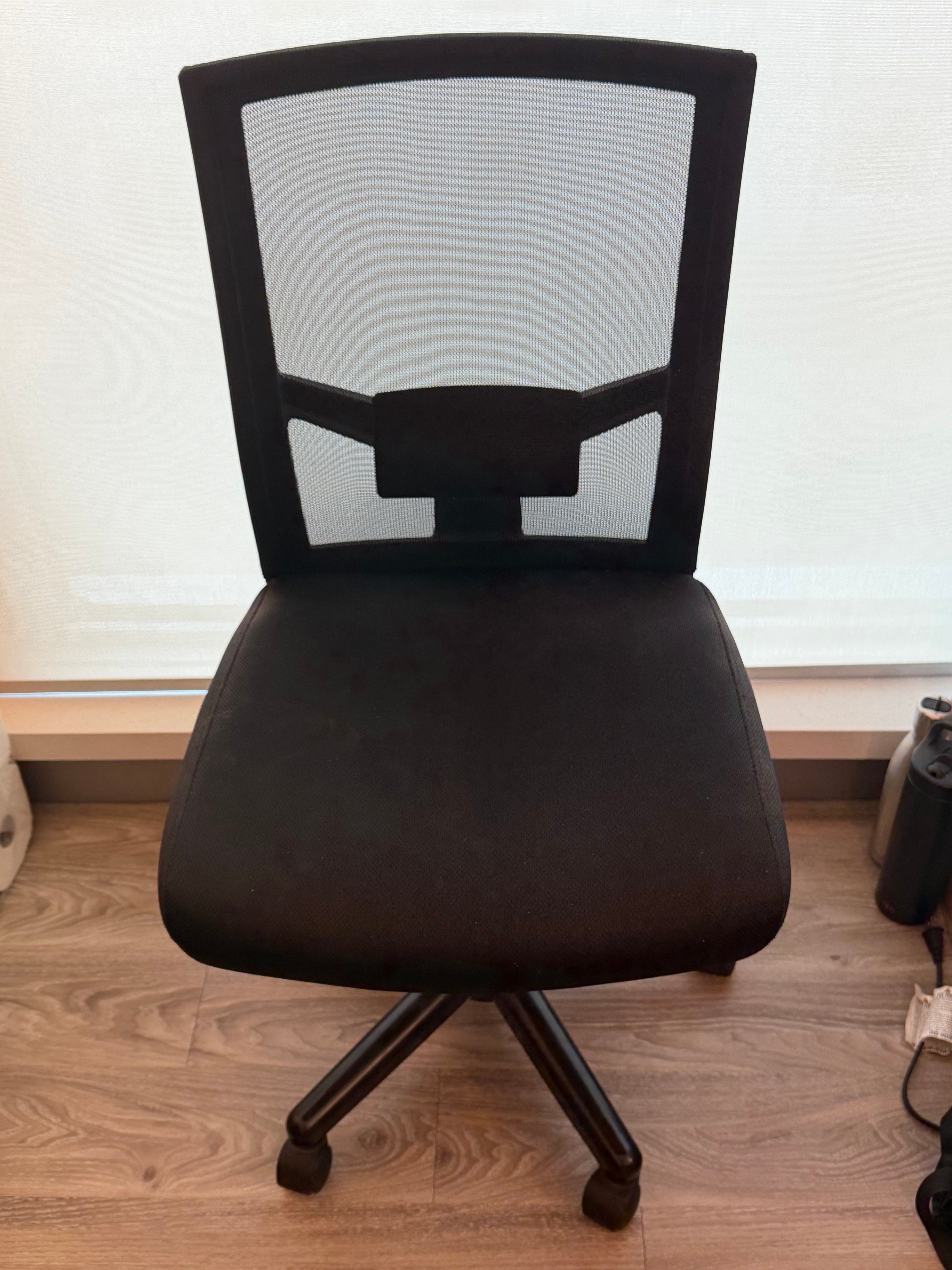 Staples Radnor Mesh Office Chair – Black – Good Condition - photo 3