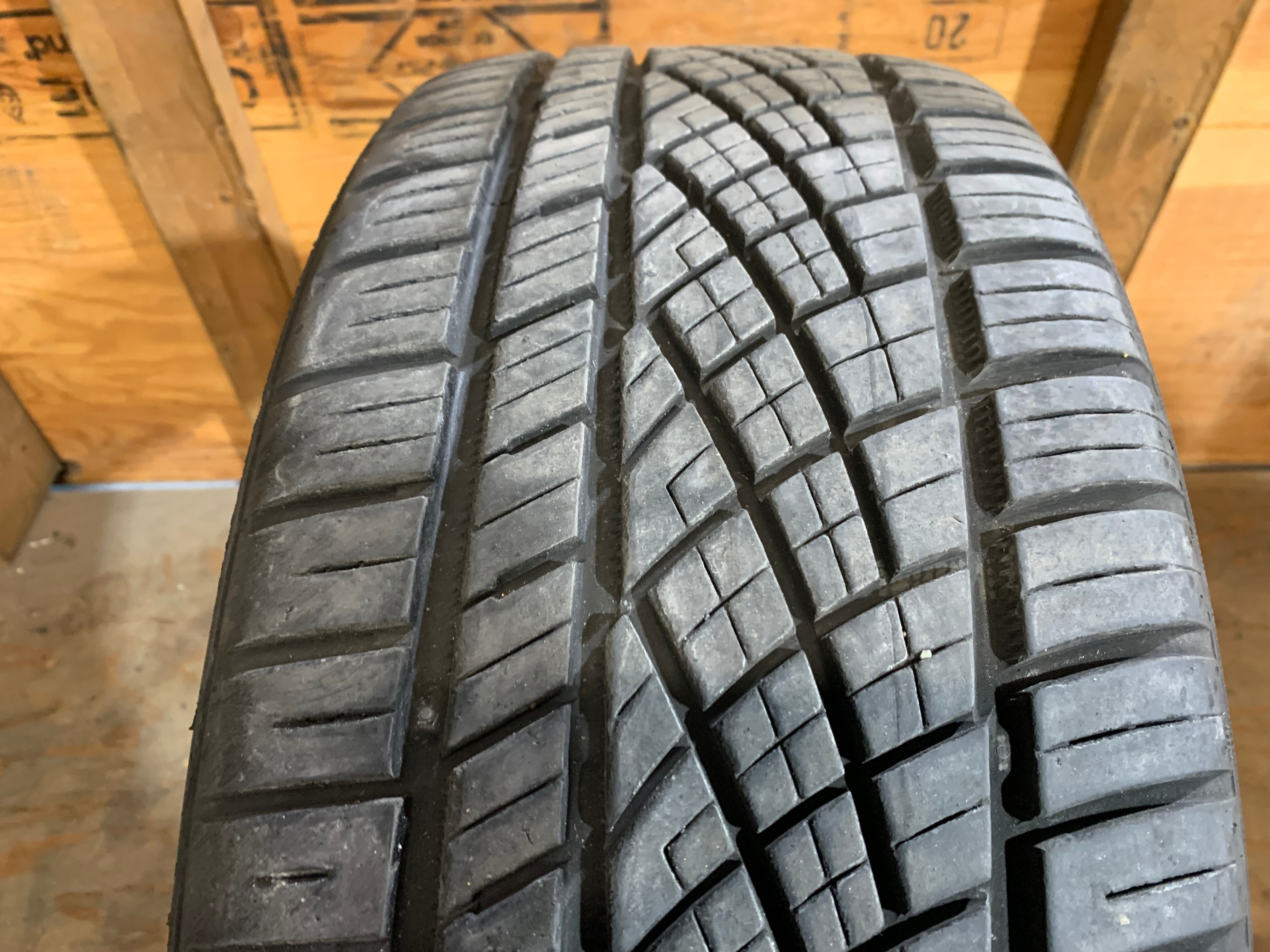 1 X single 225/40/19 Conti extreme contact DWS 06+ w 80% tread - photo 3