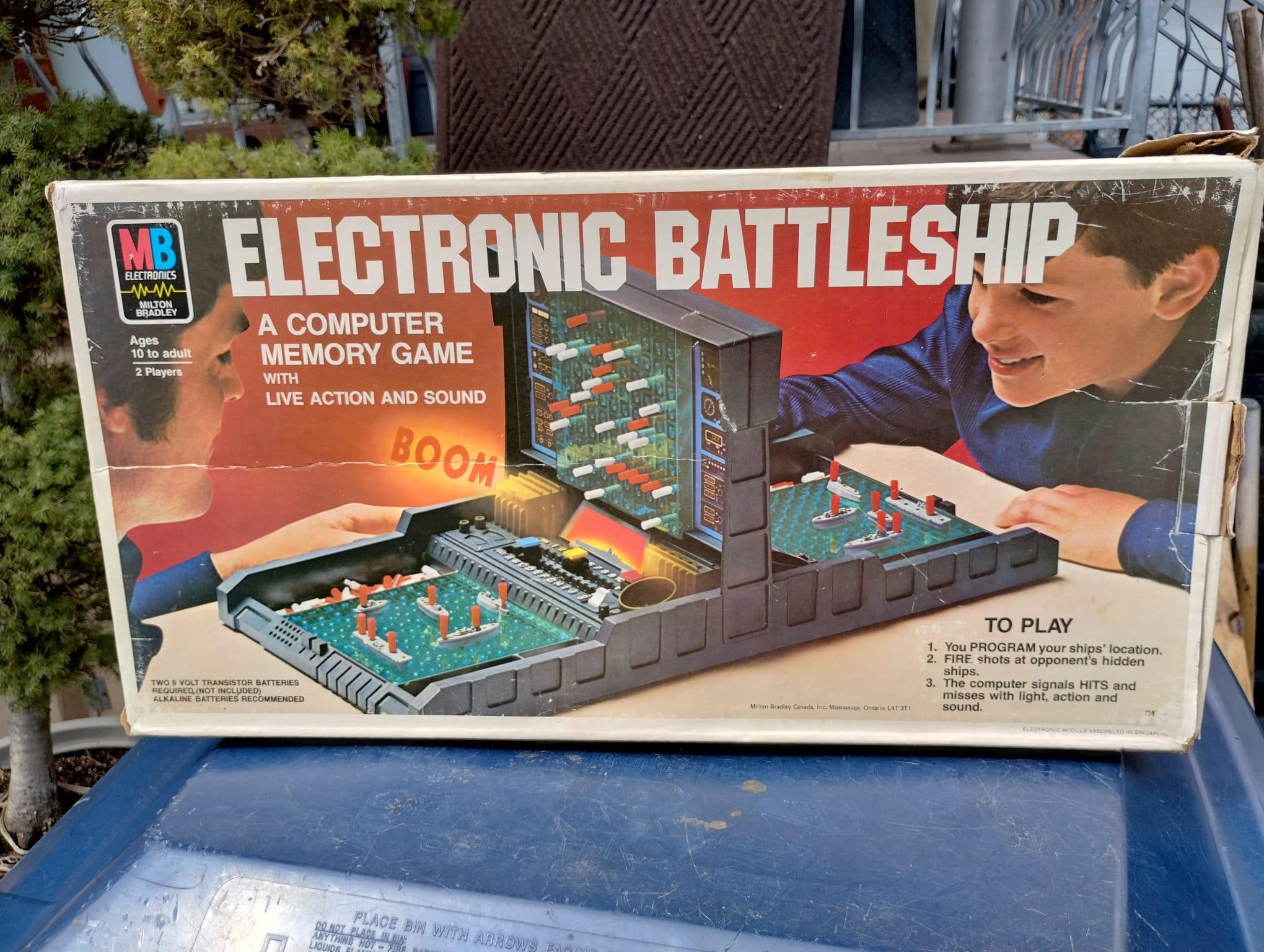 Vintage Milton Bradley Electronic Battleship Excellent Condition