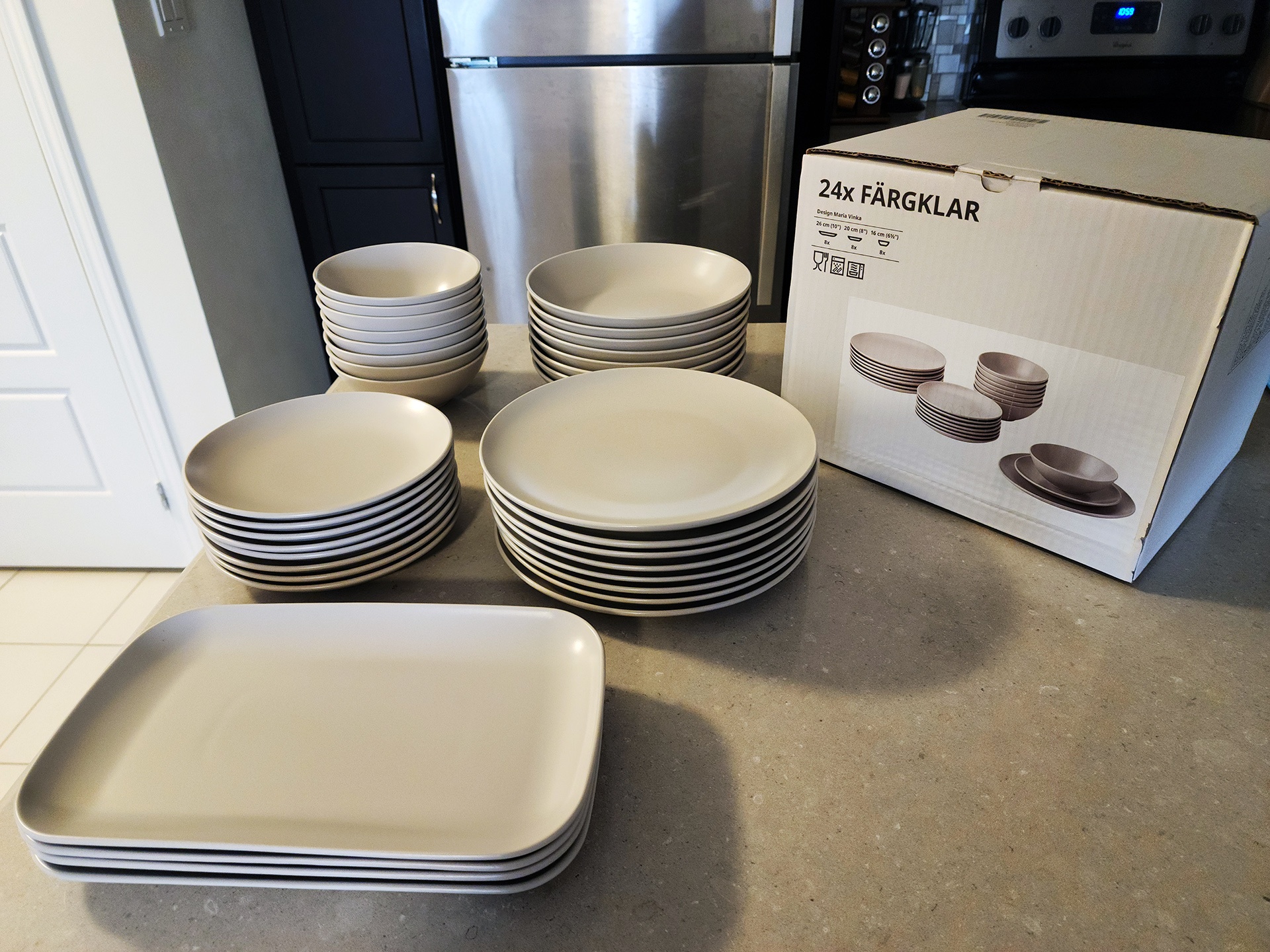 34-piece IKEA FÄRGKLAR Dinnerware Set - Matte Light Gray