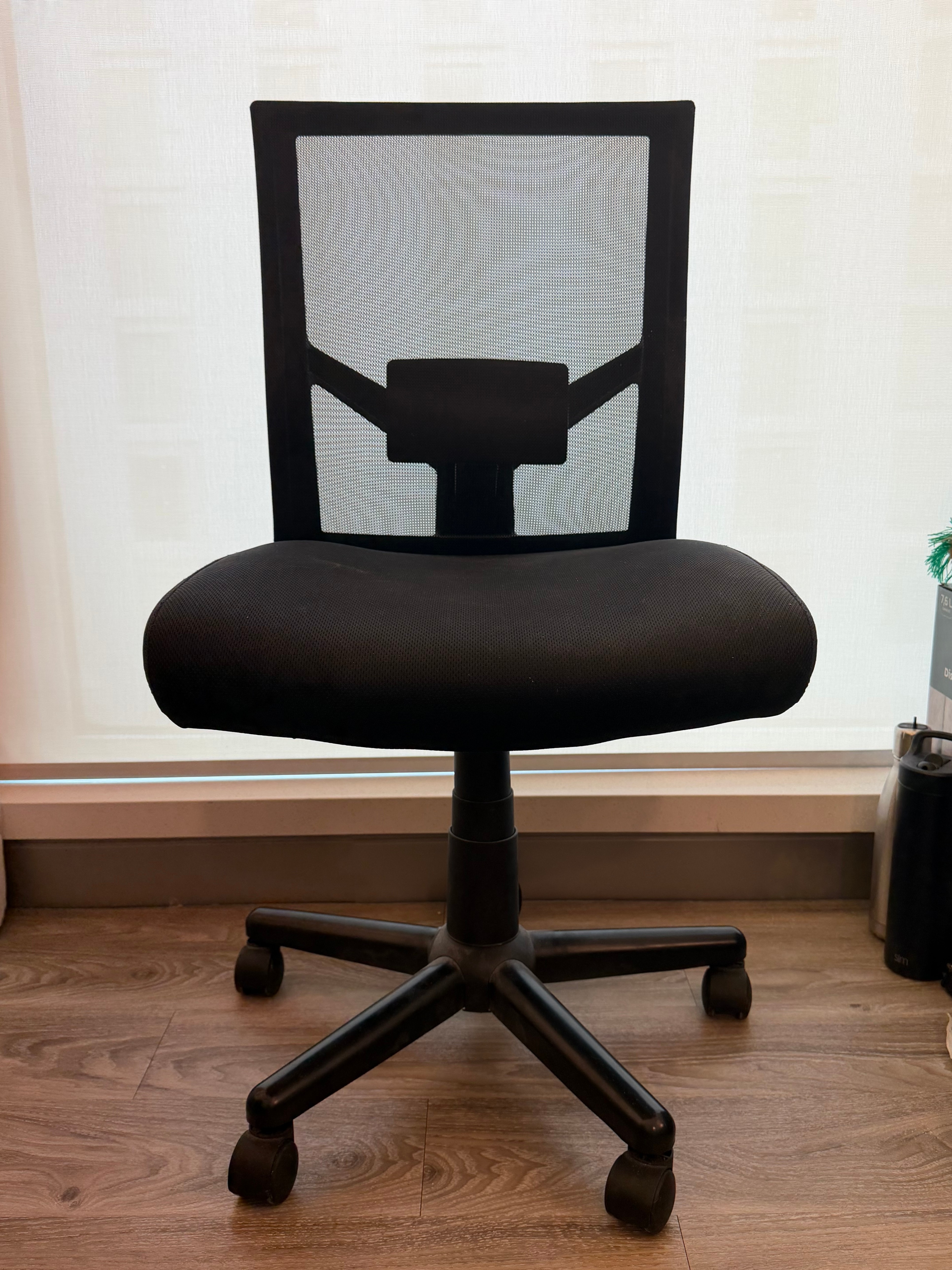Staples Radnor Mesh Office Chair – Black – Good Condition - photo 2
