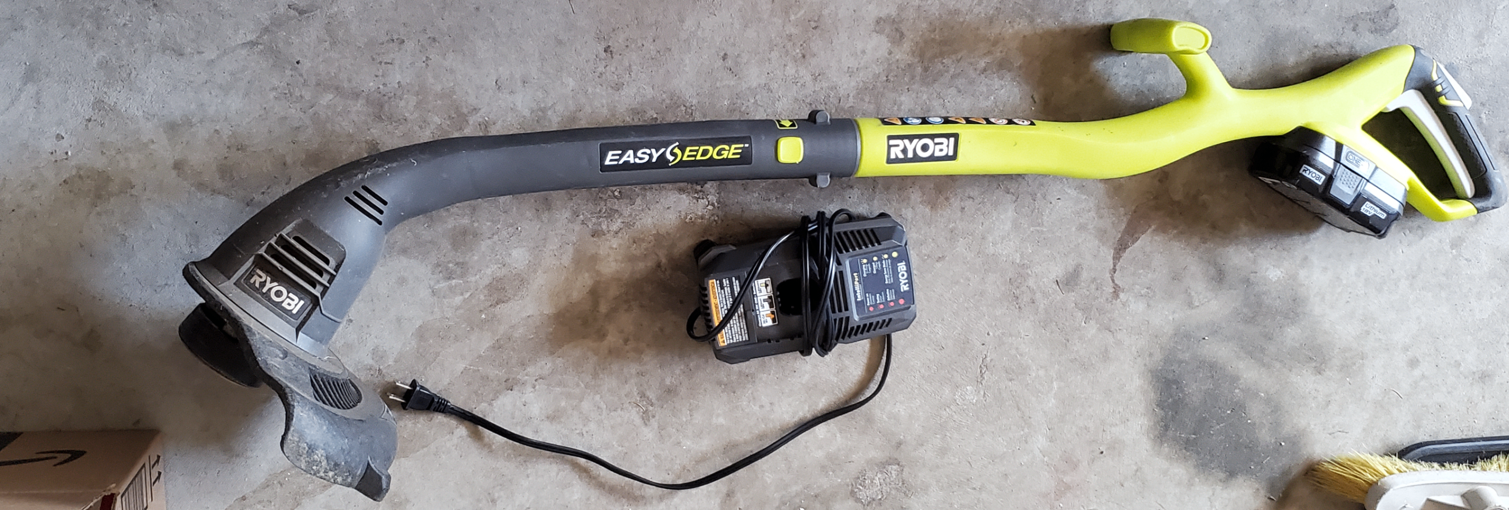 Ryobi ONE+ 18V Cordless Weed wacker and battery charger - photo 2