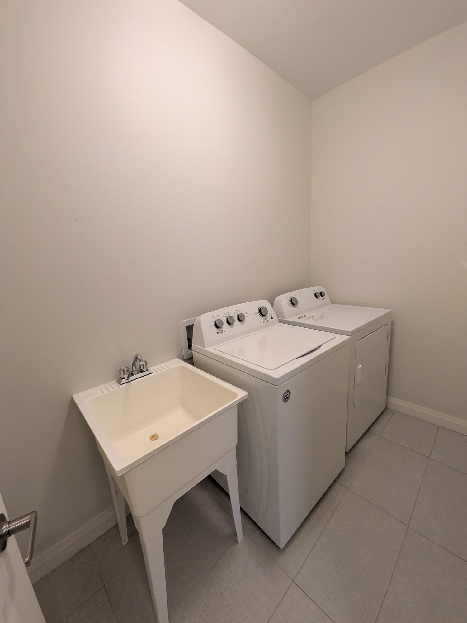 Modern 3-Bed Townhouse in South London - $2,700/mo - photo 5